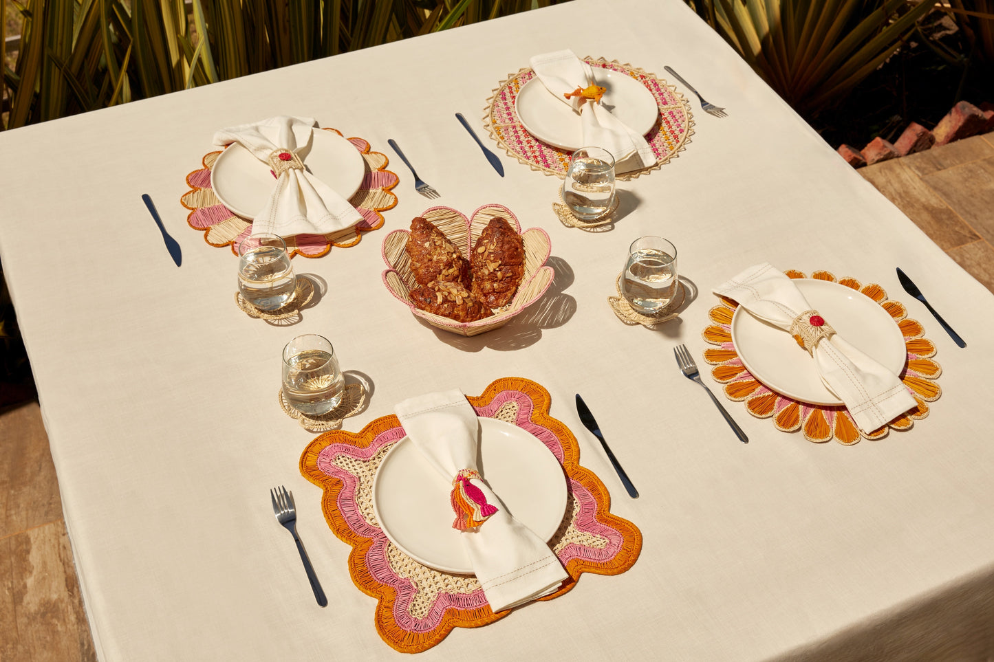 Flower Bread Basket - Pink Trim