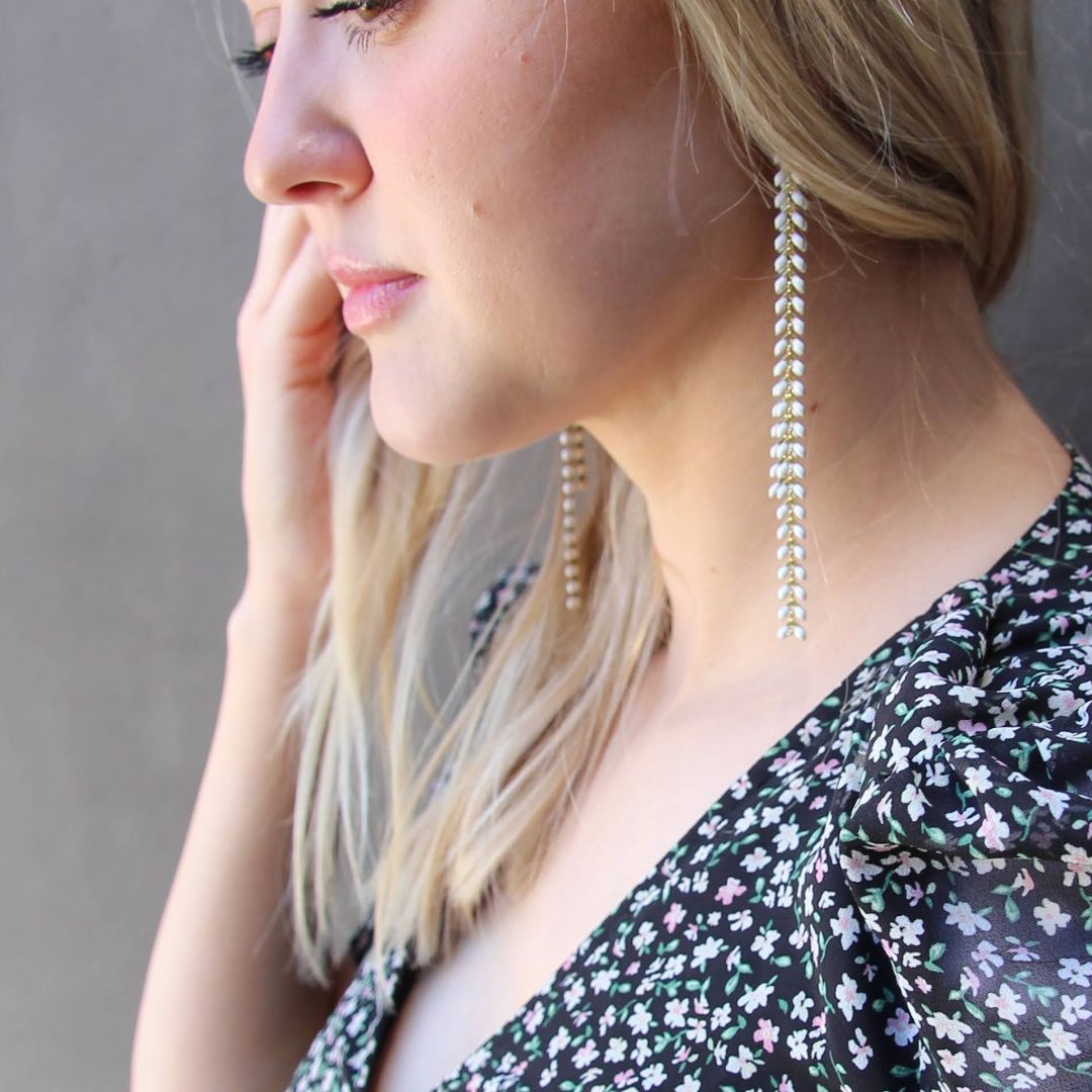 Elegante White Enamel Chevron Dangle Earrings | Gold Filled