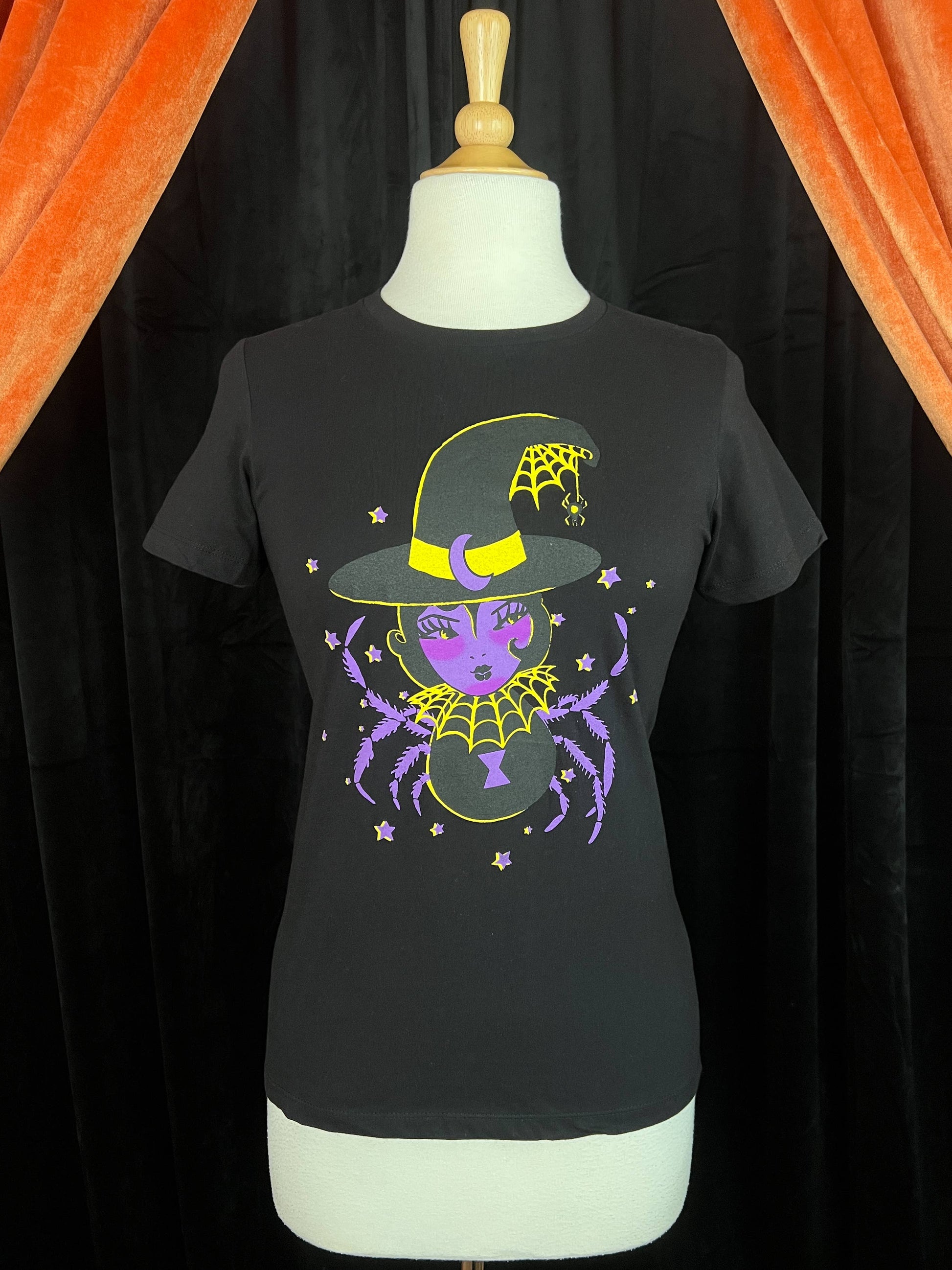 Spider Baby Fitted Graphic Tee in Black  - Osadia Concept Store