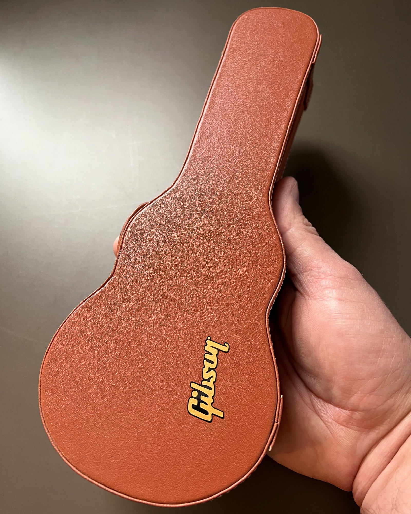 Miniature Gibson Les Paul Original Hardshell Case Brown - 1:4 Scale - Osadia Concept Store