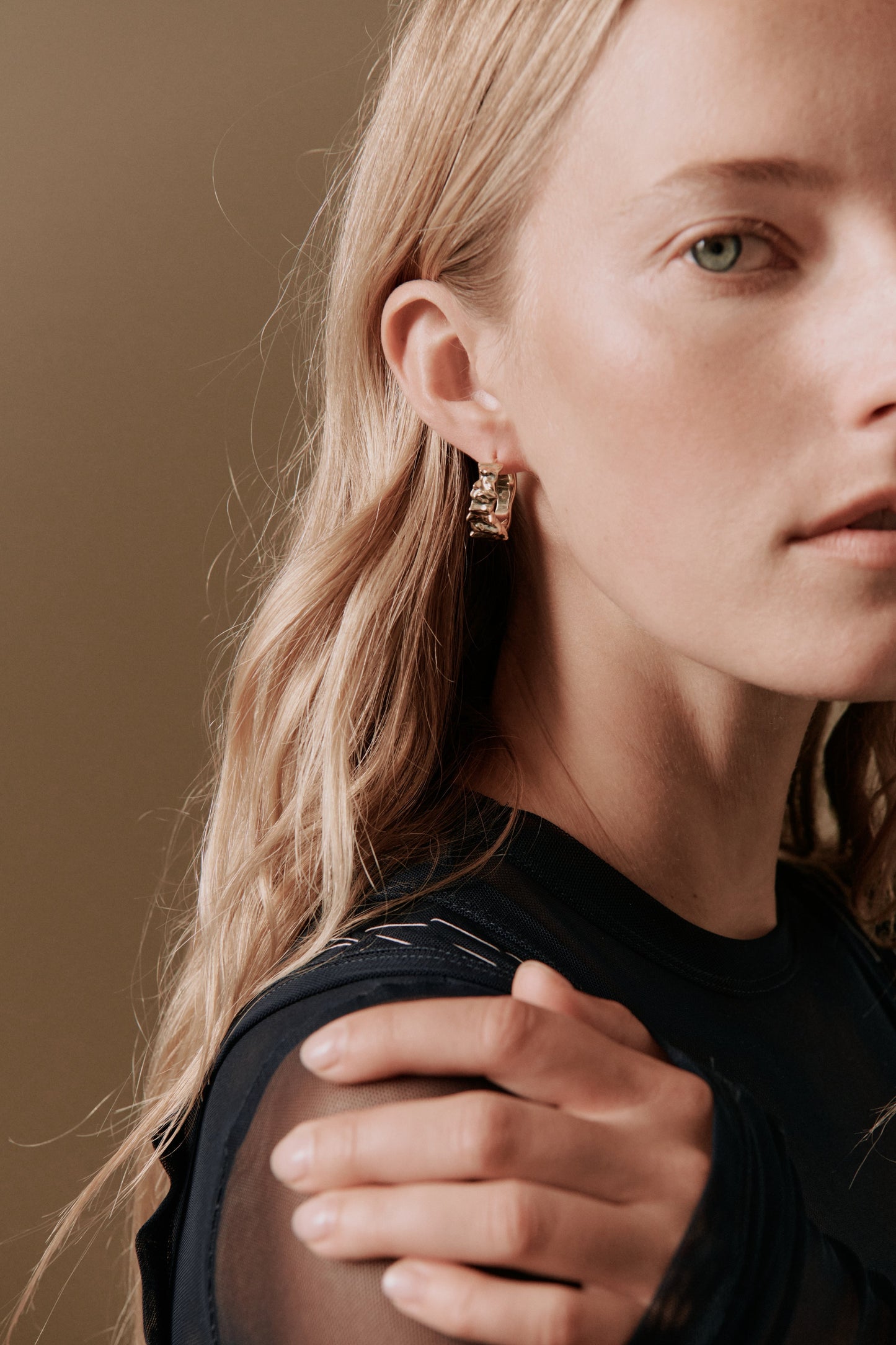Anna Uneven Hoops