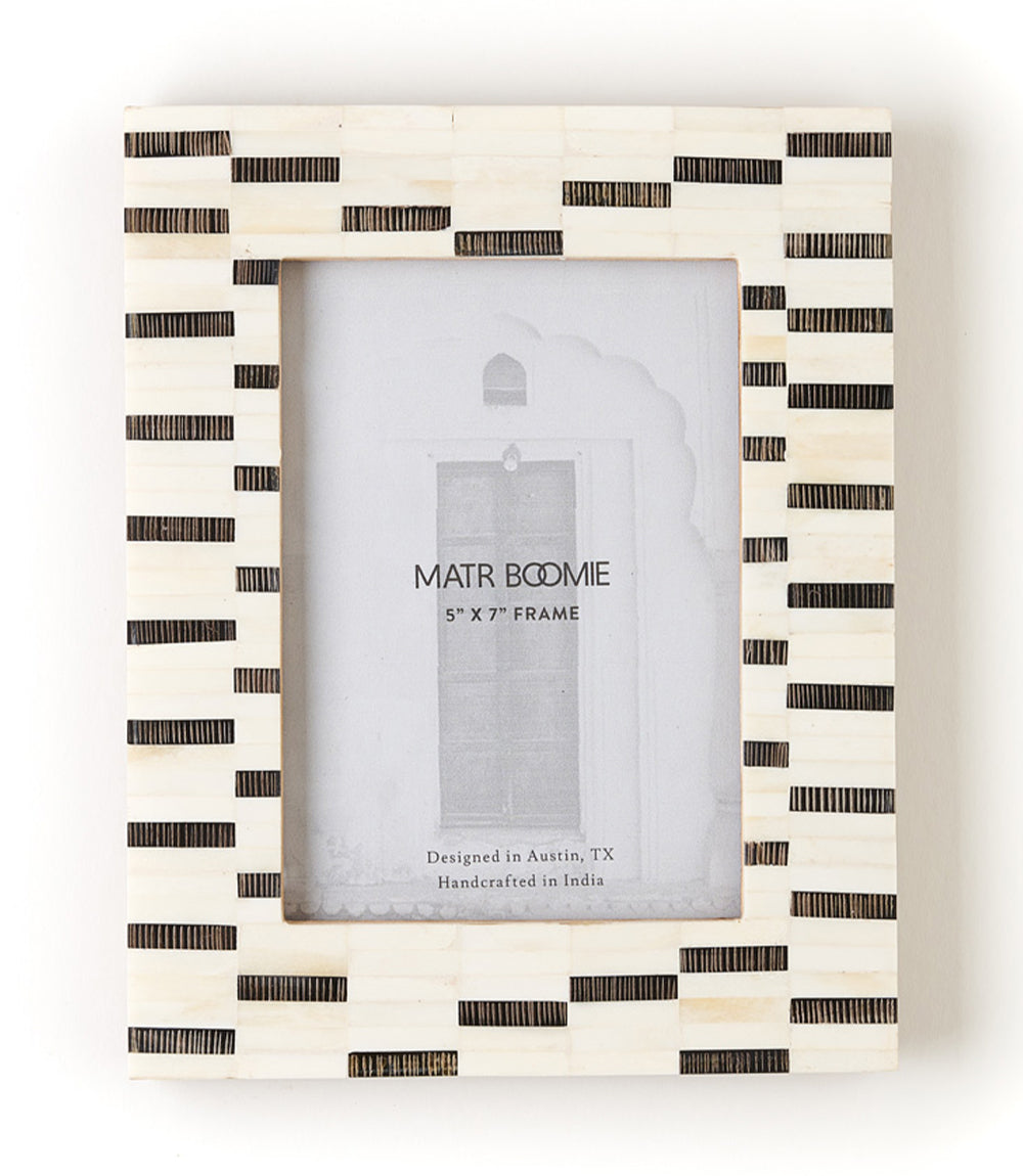 Mukhendu 5x7 Black & White Picture Frame - Hand Carved Bone - Osadia Concept Store