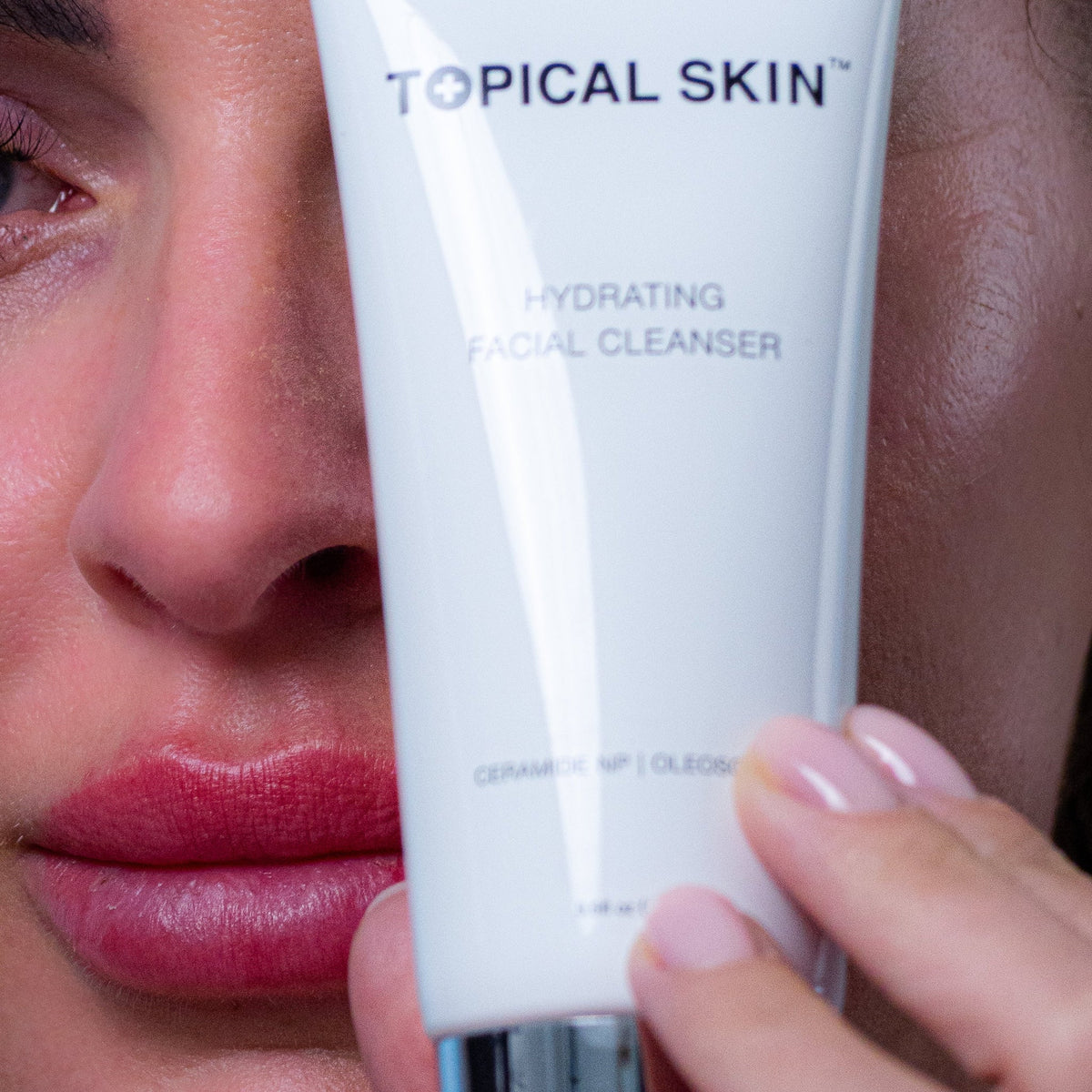 Hydrating Facial Cleanser with Oleosomes