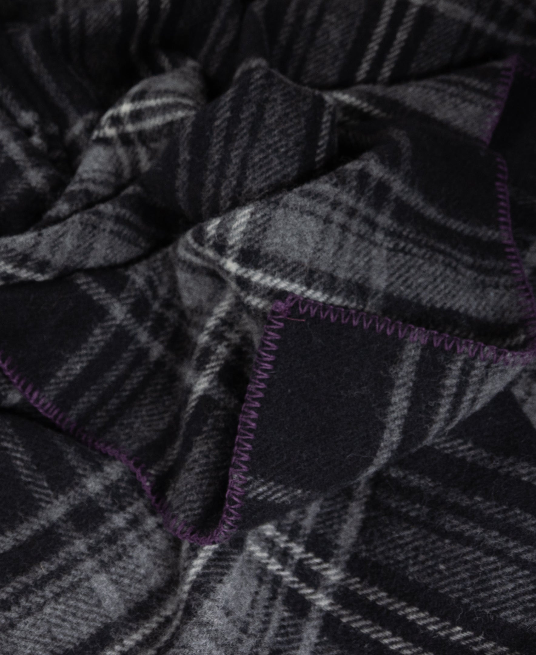 Highland Tweeds BIG Throw ~ Signature Tartan ~ - Osadia Concept Store