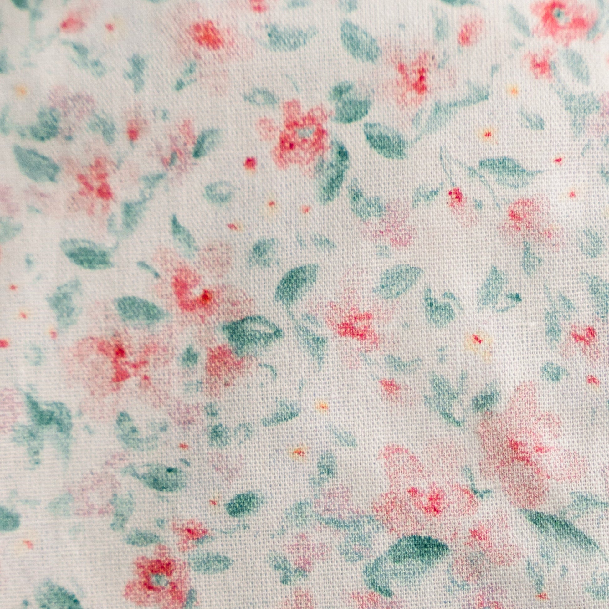 Vintage-Inspired Floral Pouch- Confetti - Osadia Concept Store