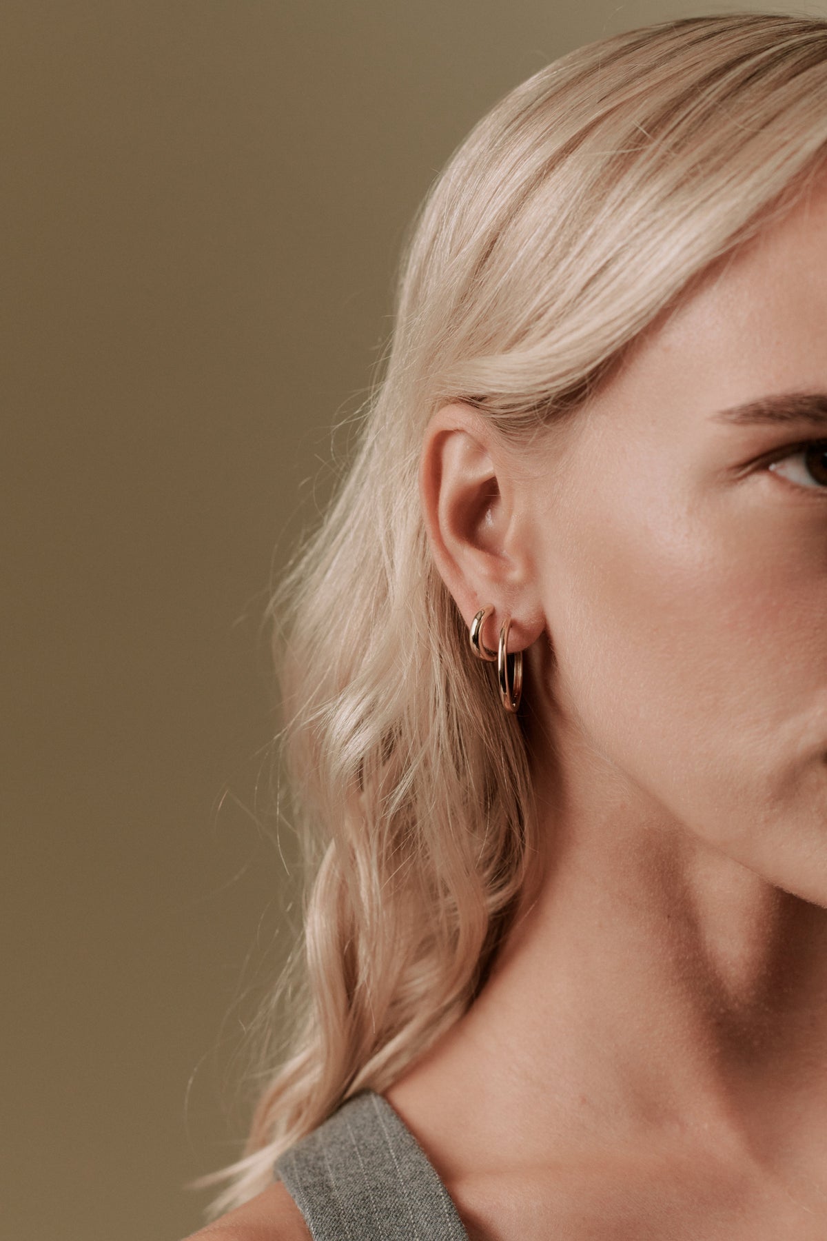 Bailey 25mm 14K Solid Gold Hoops