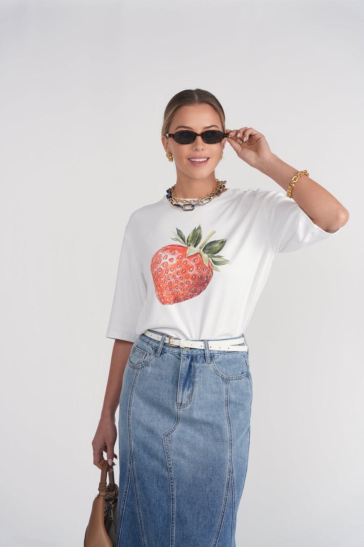 Oversized Graphic Tee- Strawberry
