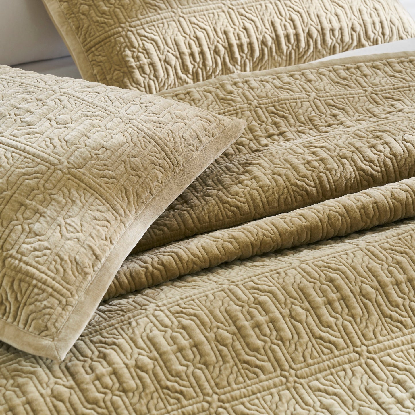 Duke Geometric Cotton Velvet Quilt