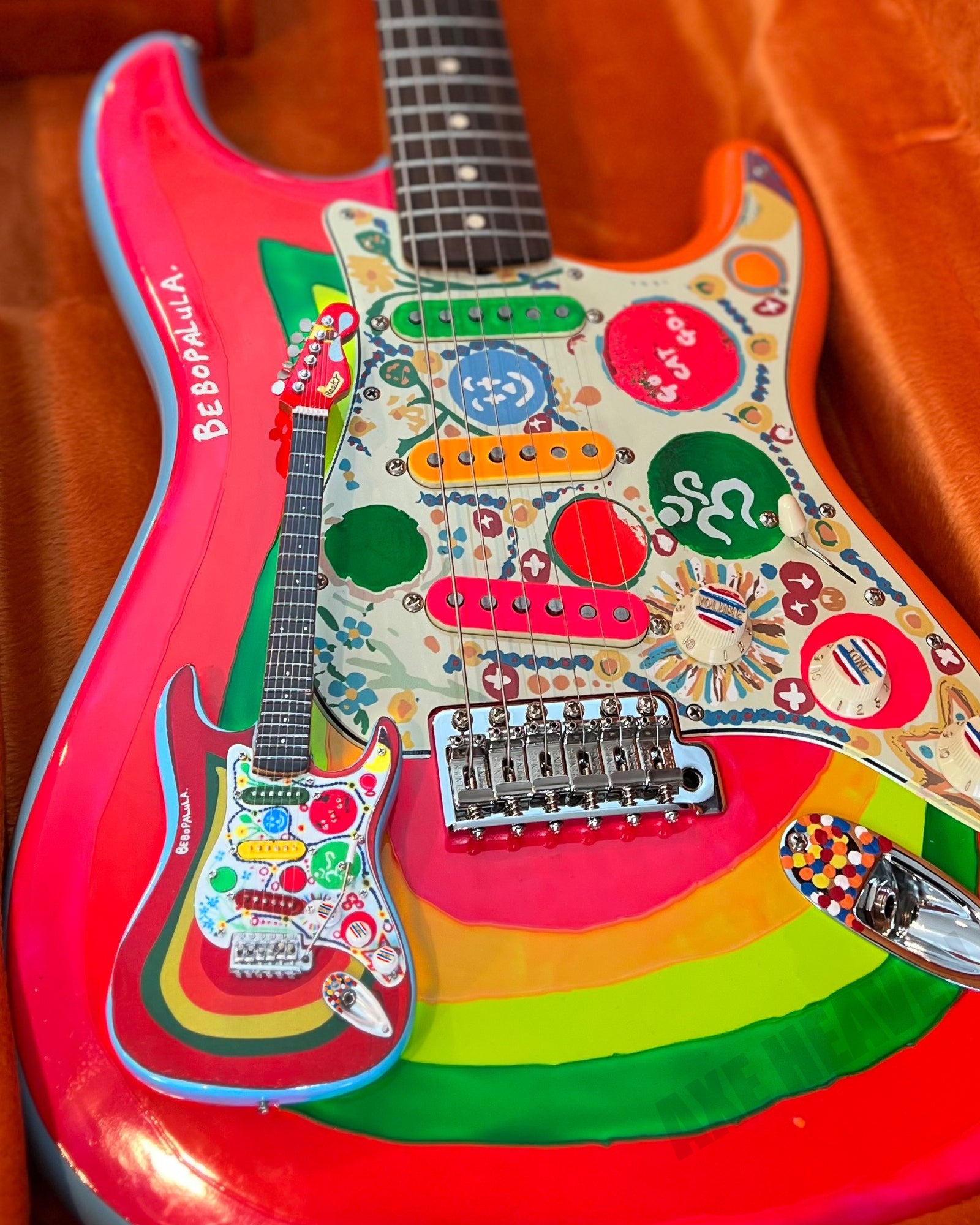 Officially Licensed George Harrison Fender™ Strat™ Rocky Mini Guitar Replica - Fab Four - Osadia Concept Store