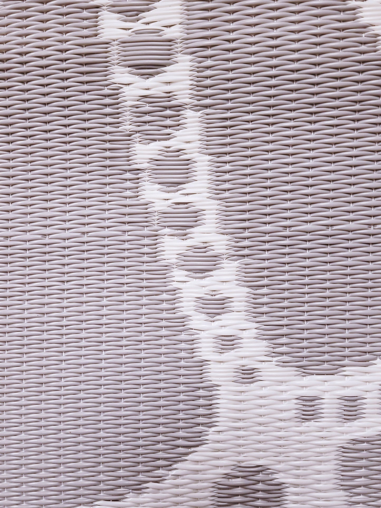 Scallop Stone White