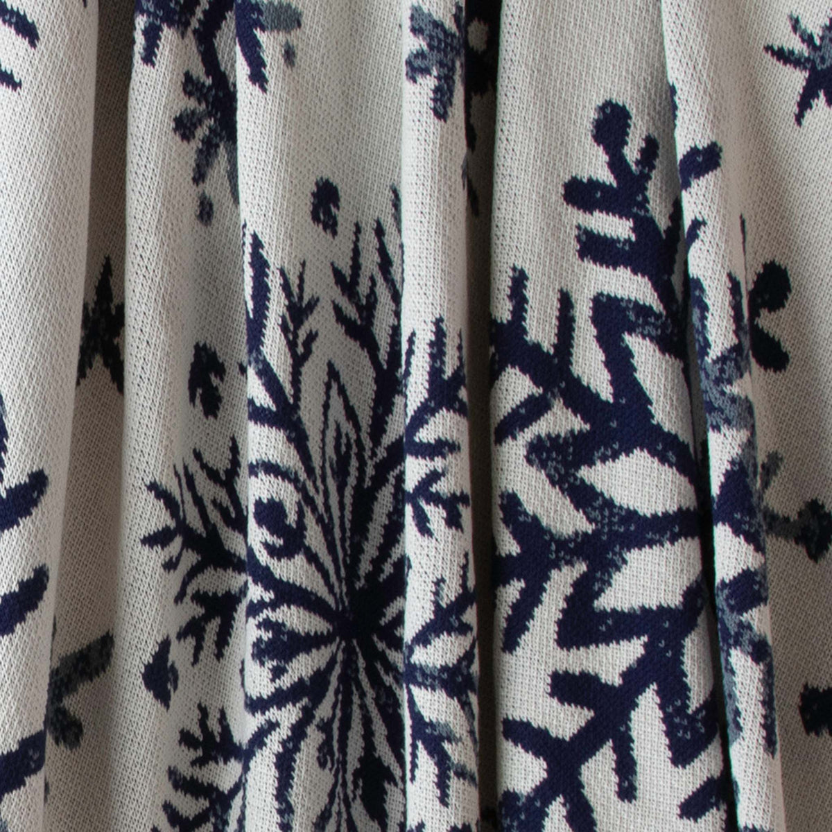 Nordic Snowflakes - Cotton Sustainable Knit Throw