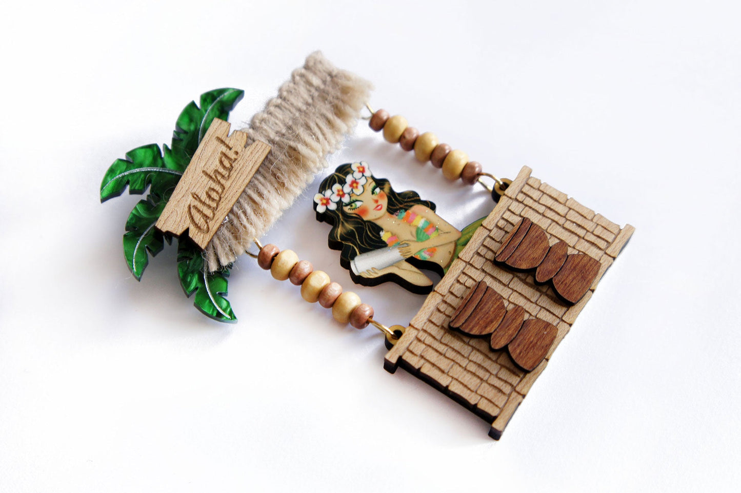 Tiki Waitress Brooch by Laliblue