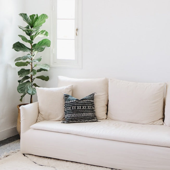 Desert Stripe Cactus Silk Pillow | Black - Osadia Concept Store