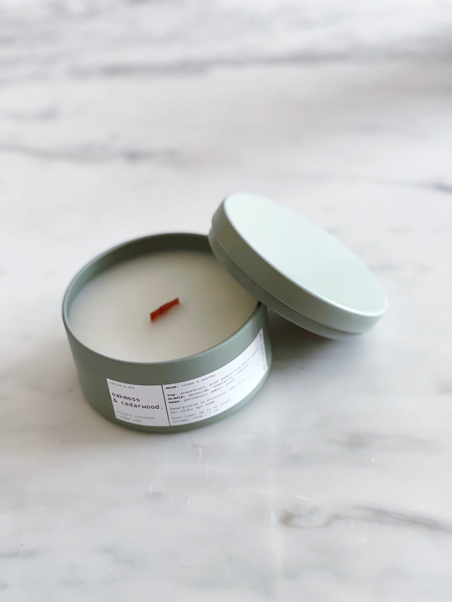 BASILIQUE D’ÉTÉ  | SPRING/SUMMER LIMITED EDITION VIRGIN COCONUT CRÈME WAX & WOODEN WICK TRAVEL CANDLE