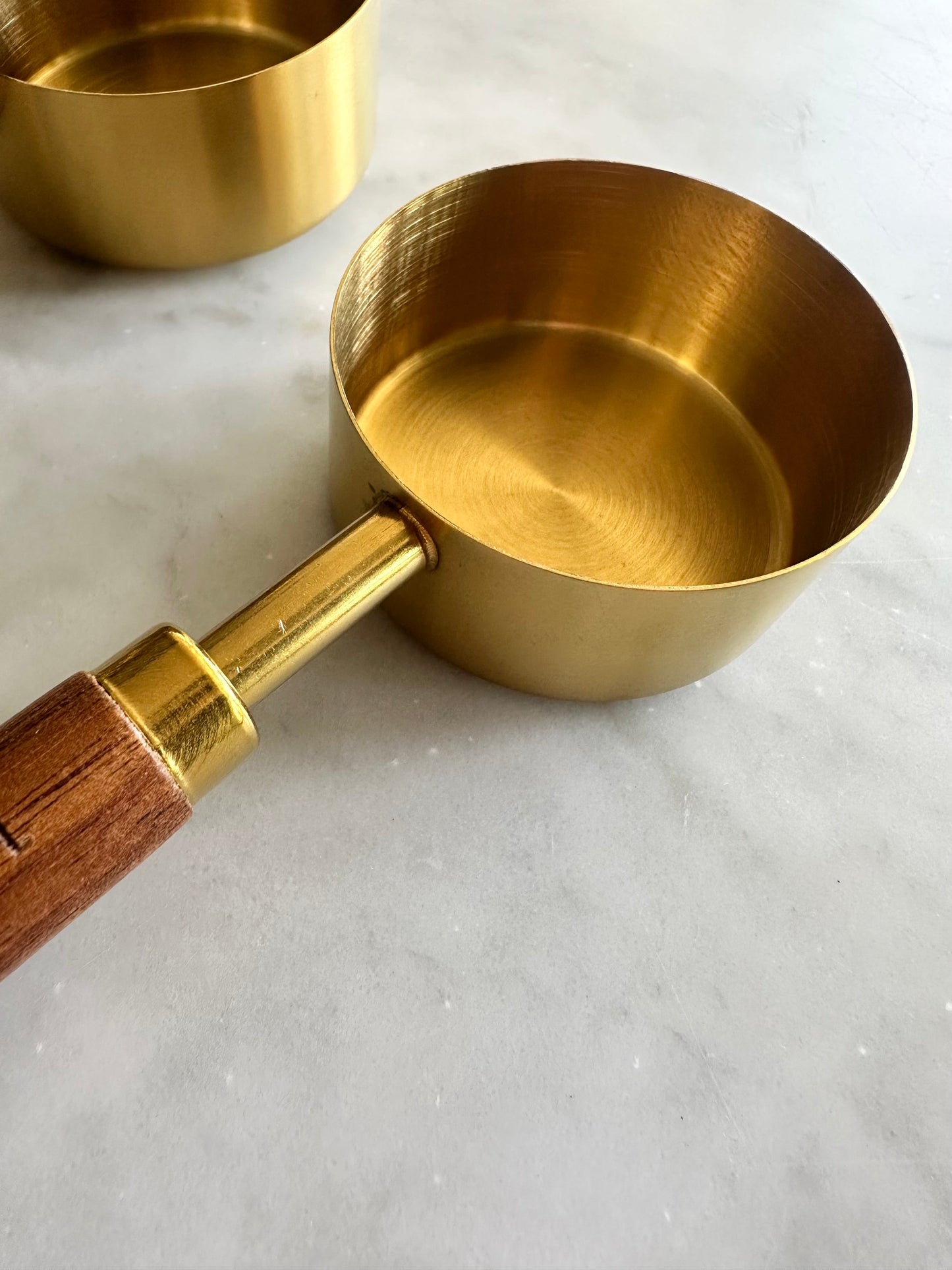 Acacia Wood and Gold Measuring Cups, Set of 8 - Osadia Concept Store