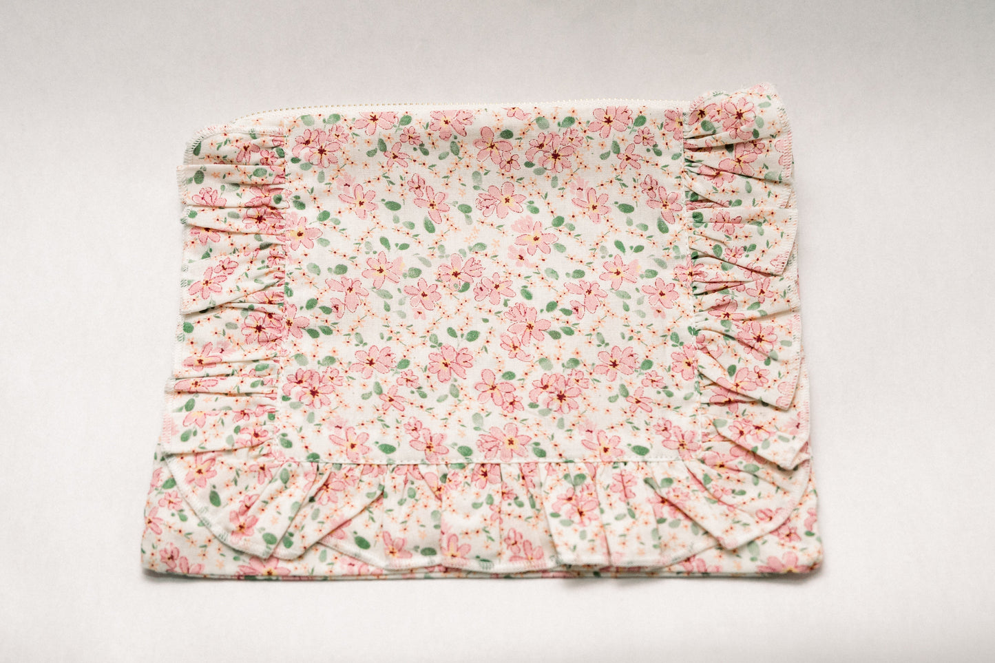 Vintage-Inspired Floral Pouch- Daisy & Clementine - Osadia Concept Store