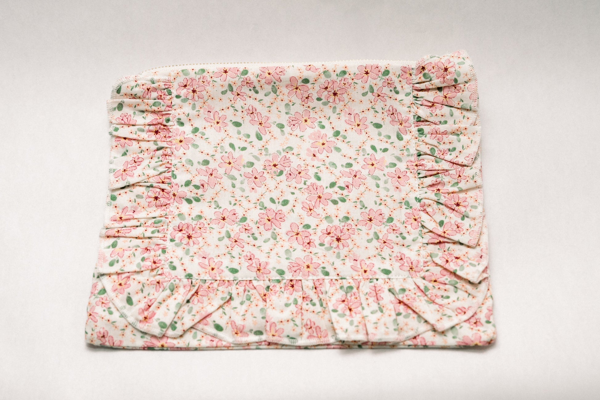 Vintage-Inspired Floral Pouch- Daisy & Clementine - Osadia Concept Store