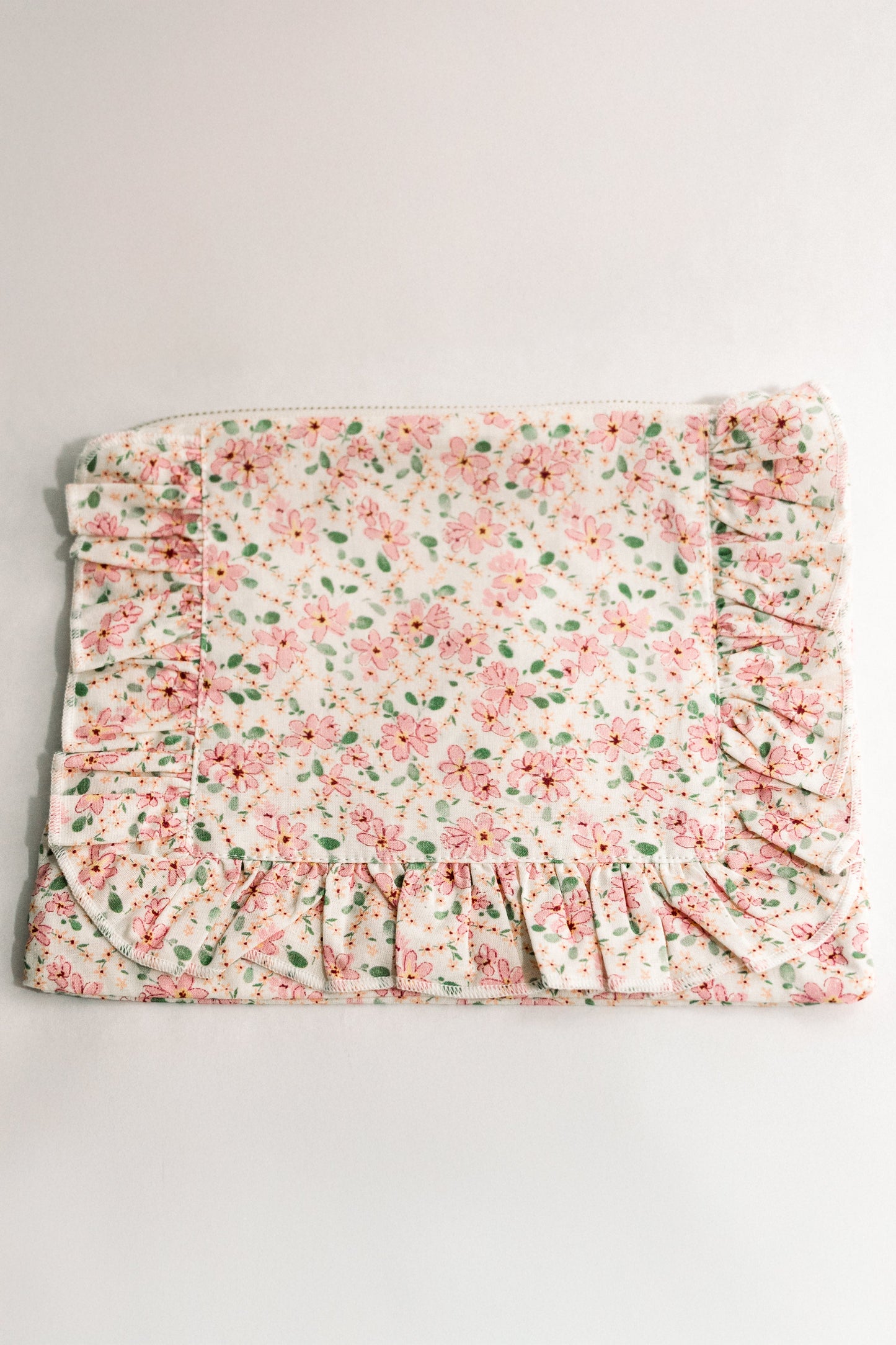 Vintage-Inspired Floral Pouch- Daisy & Clementine - Osadia Concept Store