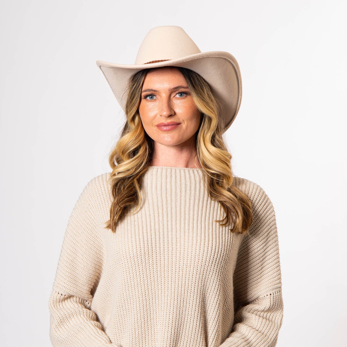 Cattleman's Crease Cowboy with Feathered Ends
