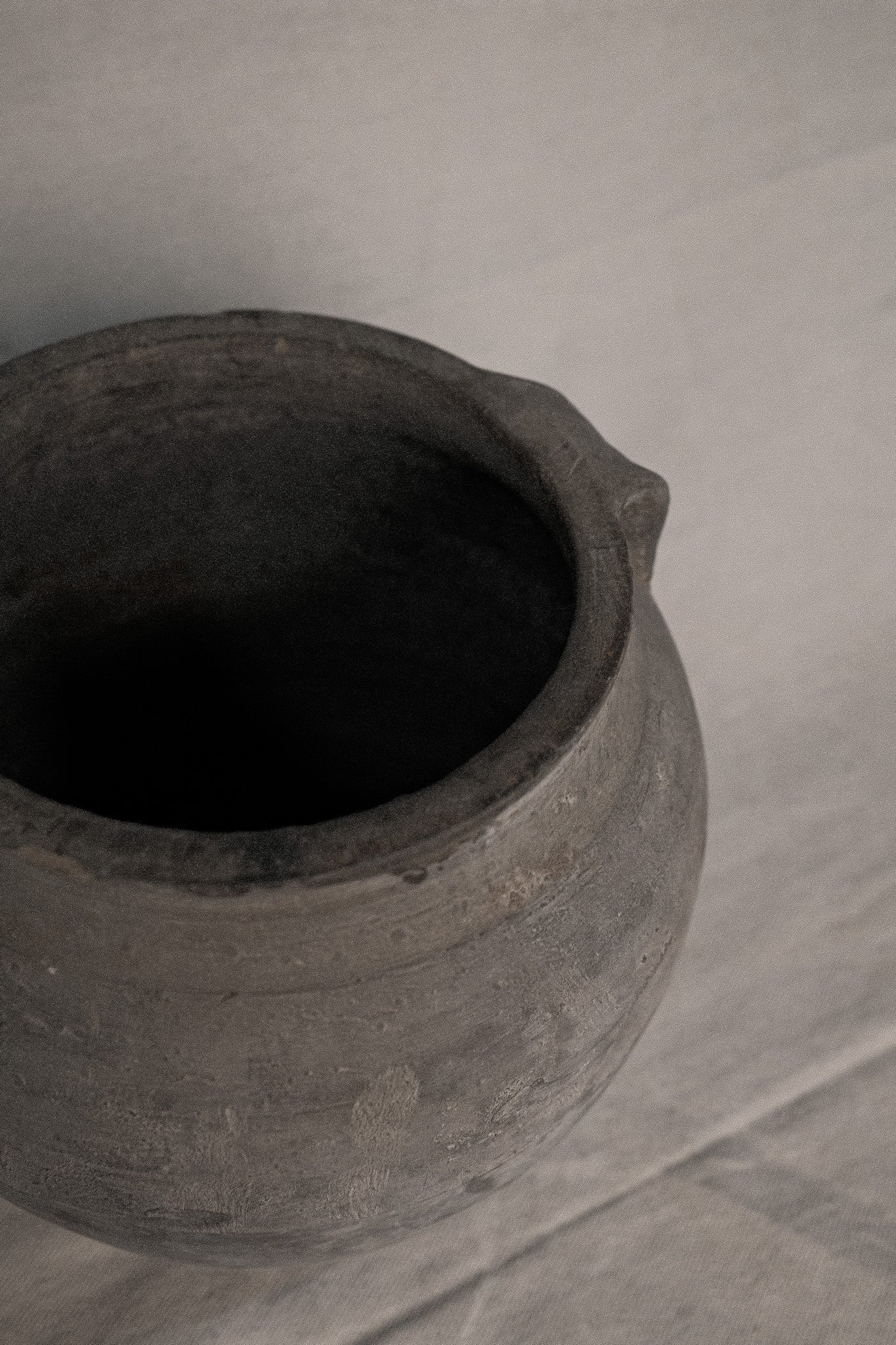 Big Chinese Vintage Clay Pot