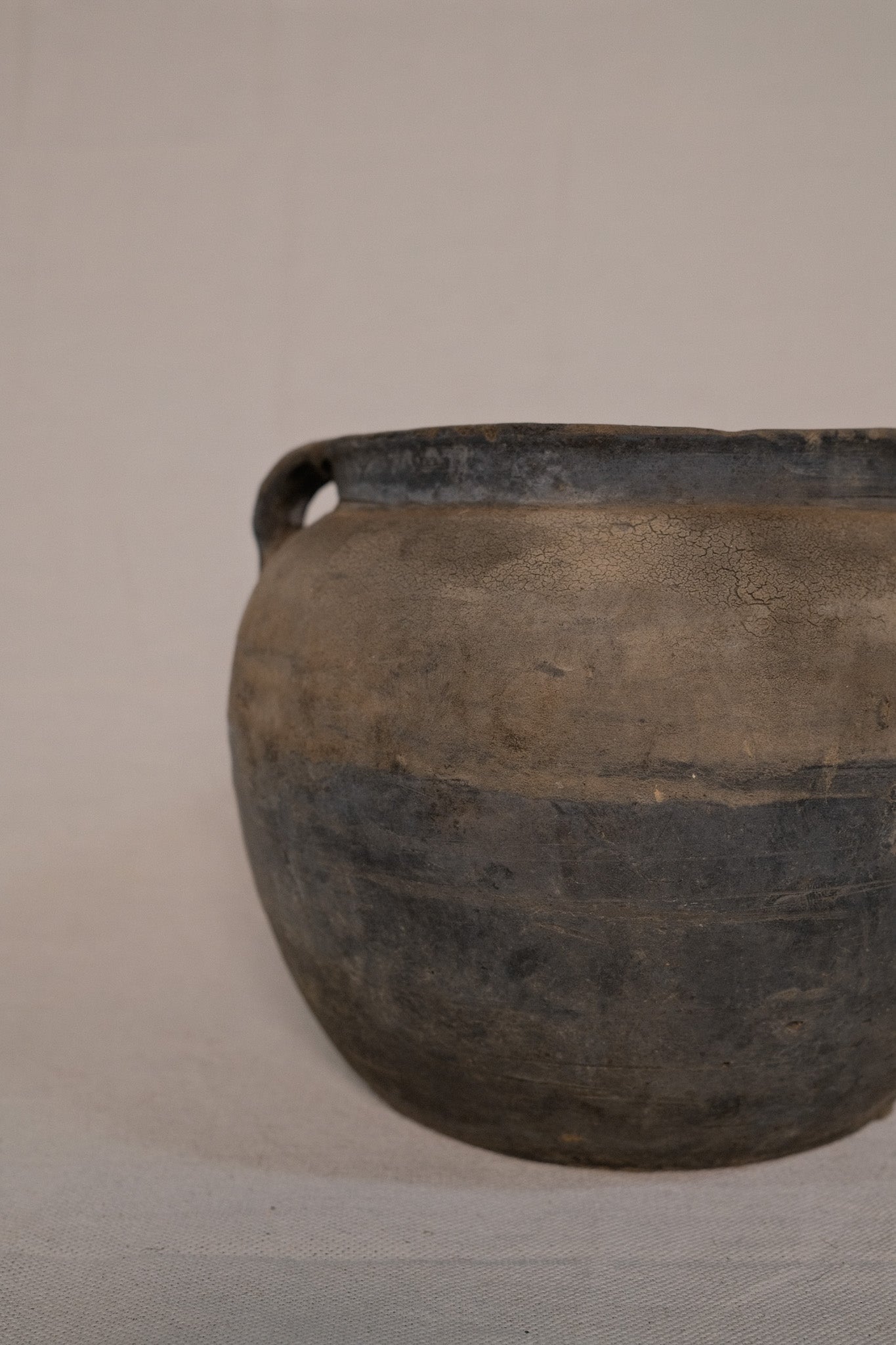 Big Chinese Vintage Clay Pot