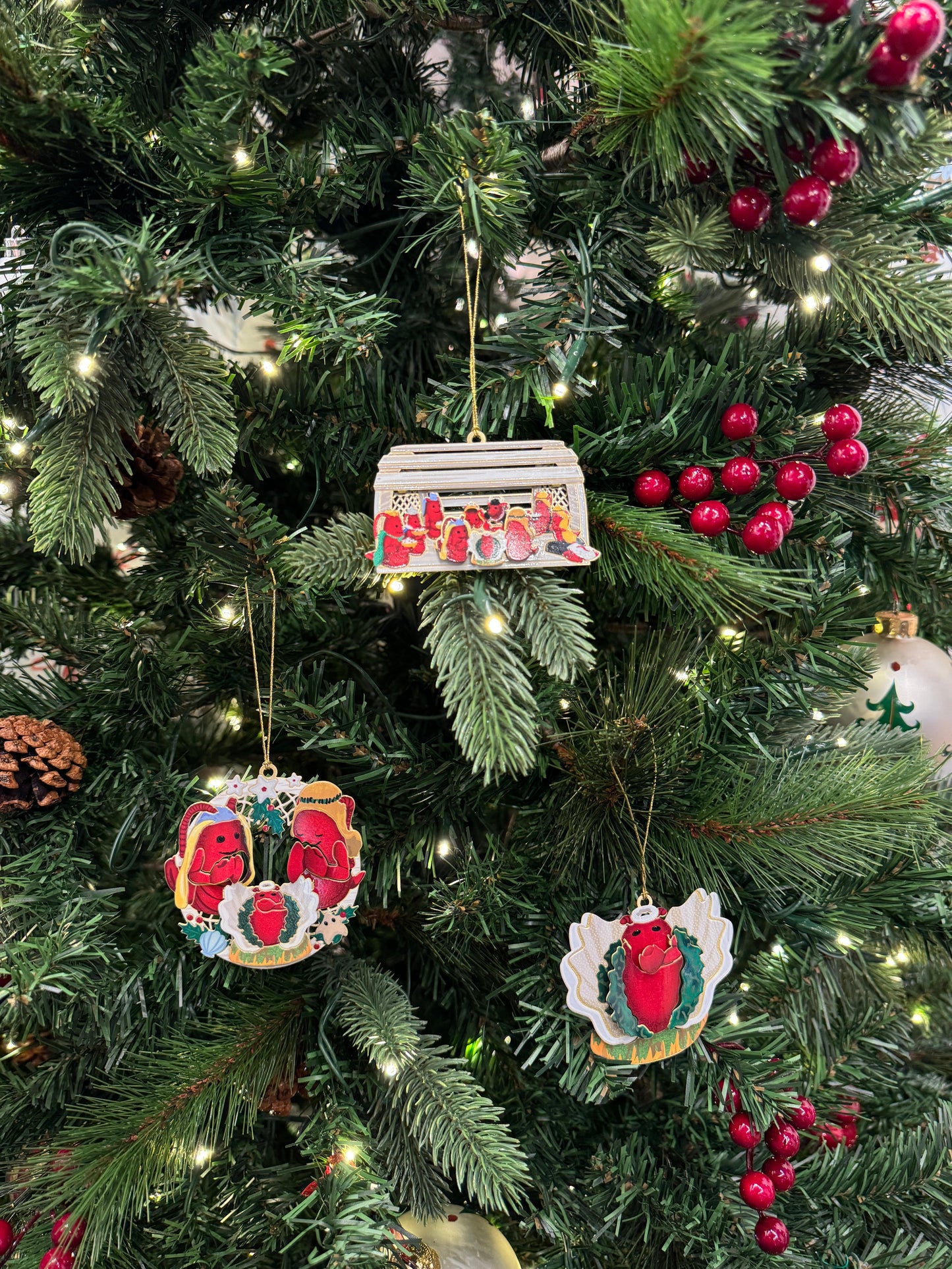 MARY, JOSEPH, AND BABY JESUS ORNAMENT (FAMILY)