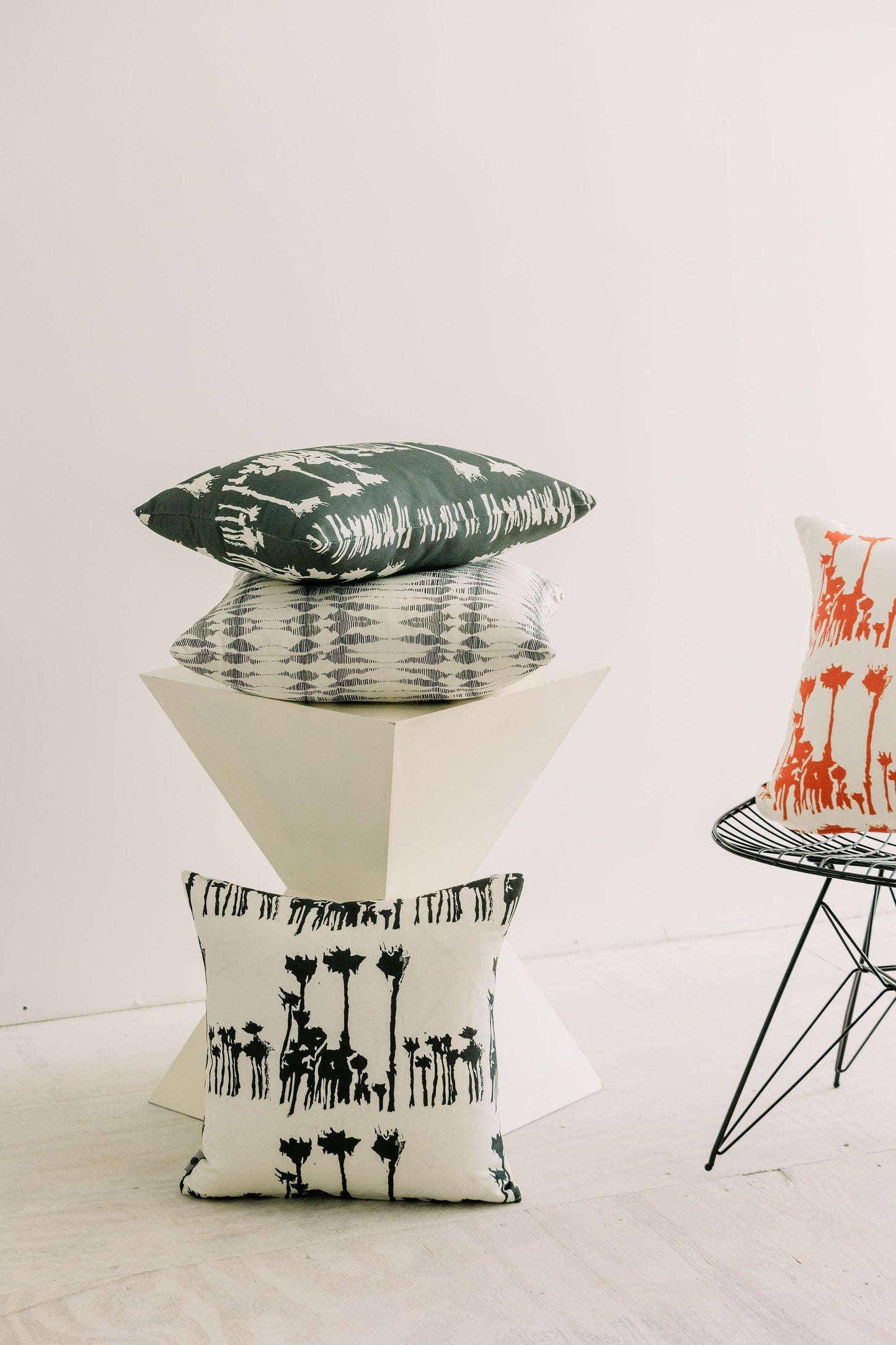 Mesa in Basalt 20" 20" Pillow