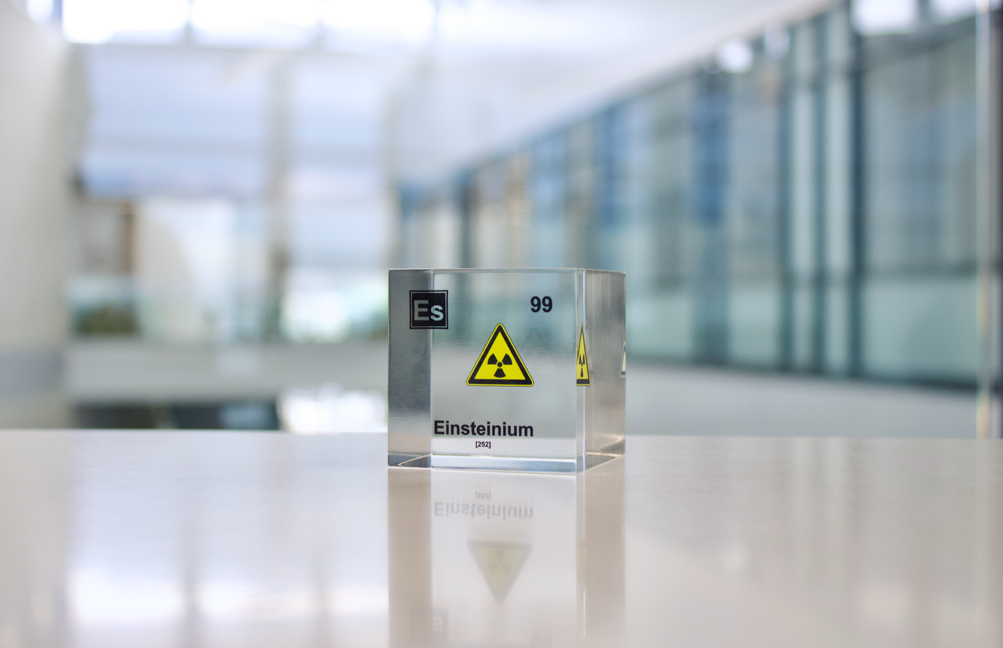 Einsteinium Element Cube