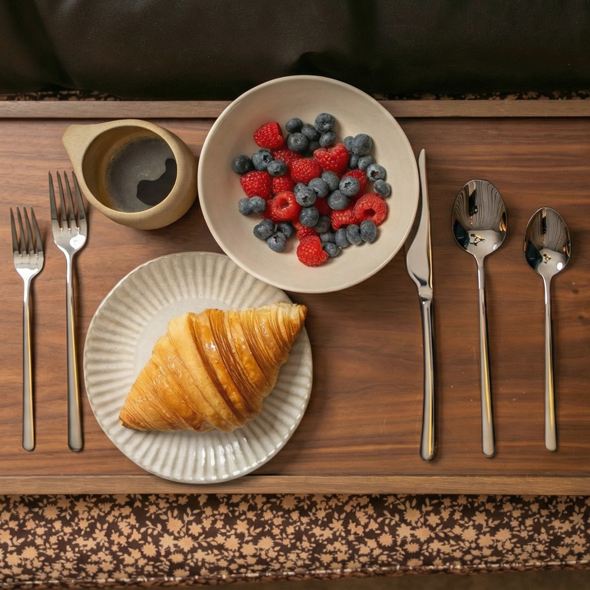 Emilia Mirror 20-Piece Flatware Set - Osadia Concept Store