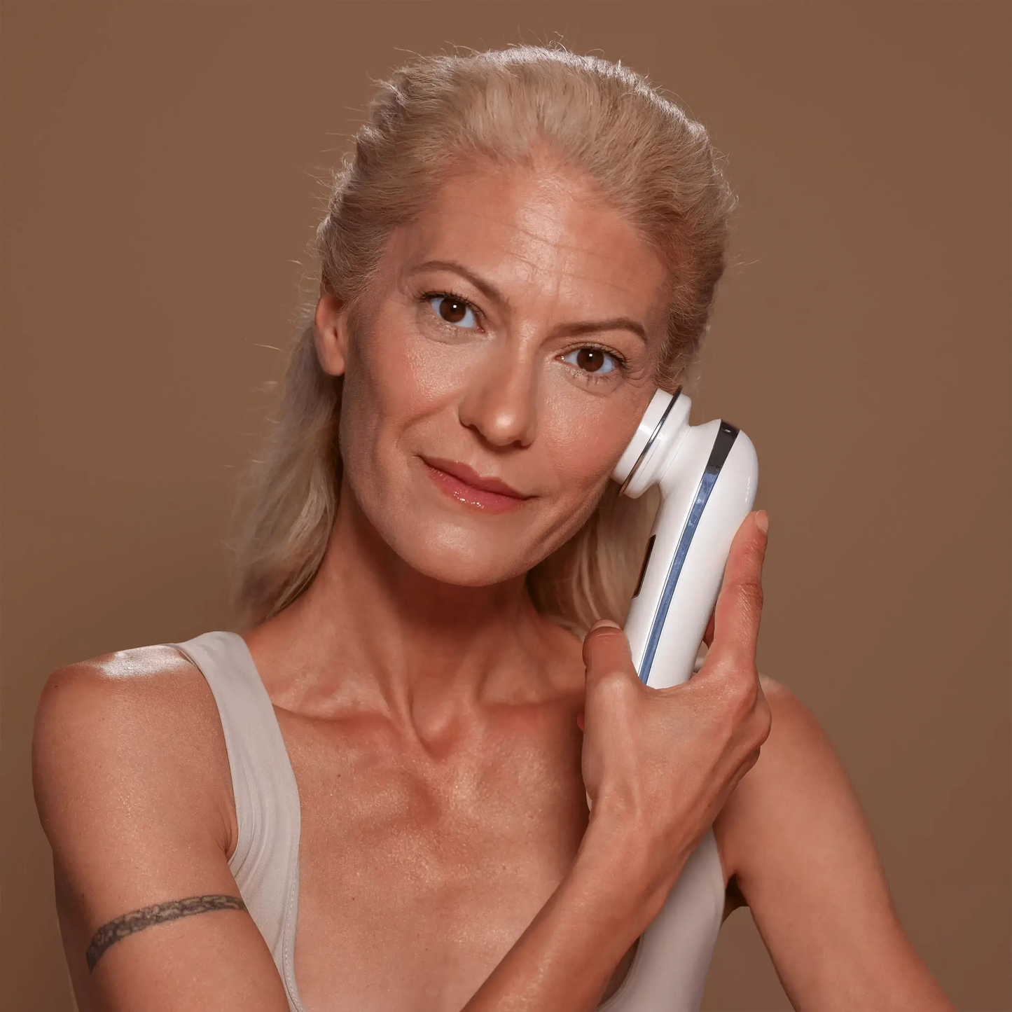 EvenSkyn® Lumo⁺: Premium Anti-Aging & Skin Tightening Handset