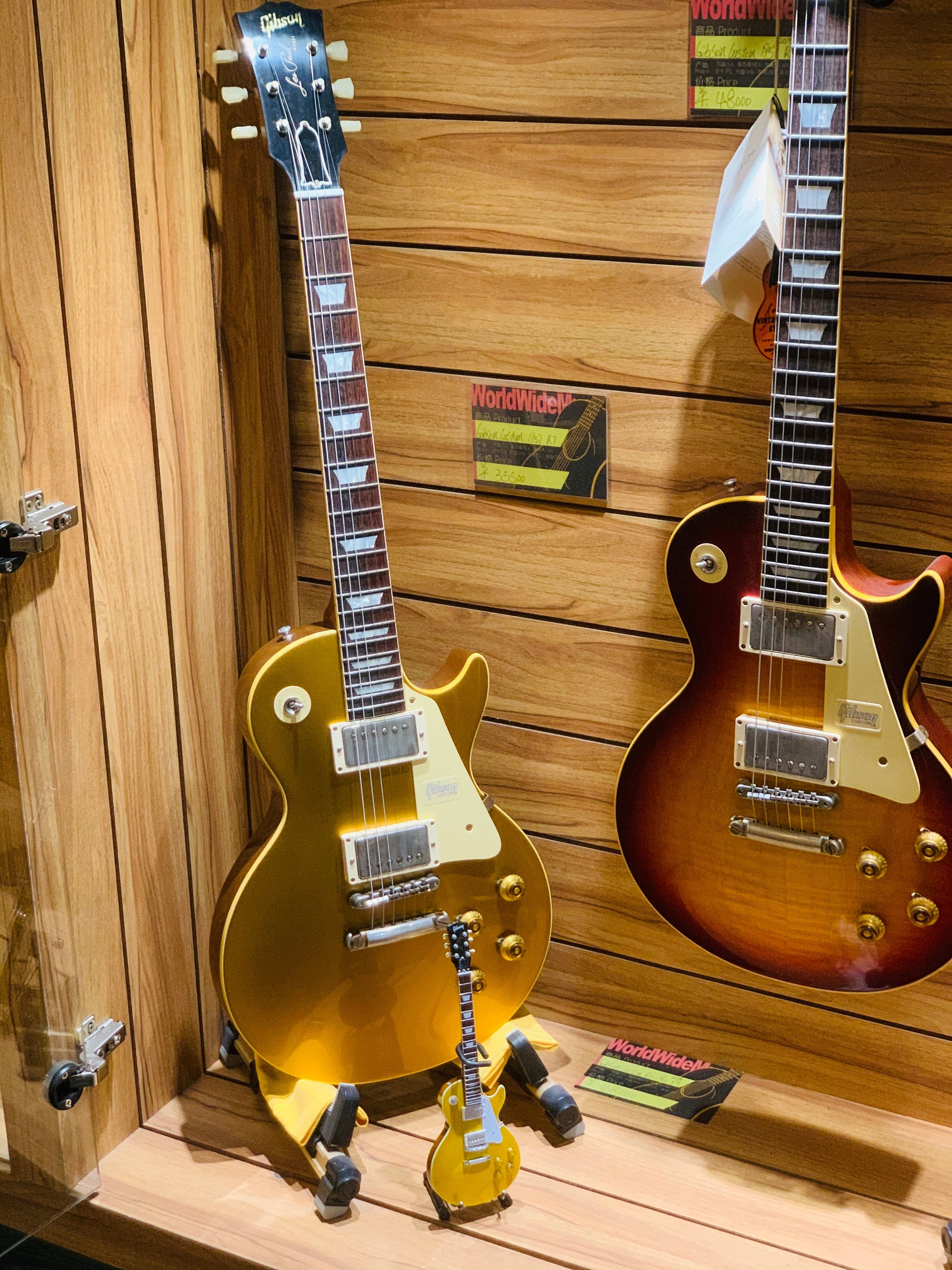 Gibson 1957 Les Paul Gold Top 1:4 Scale Mini Guitar Model - Osadia Concept Store