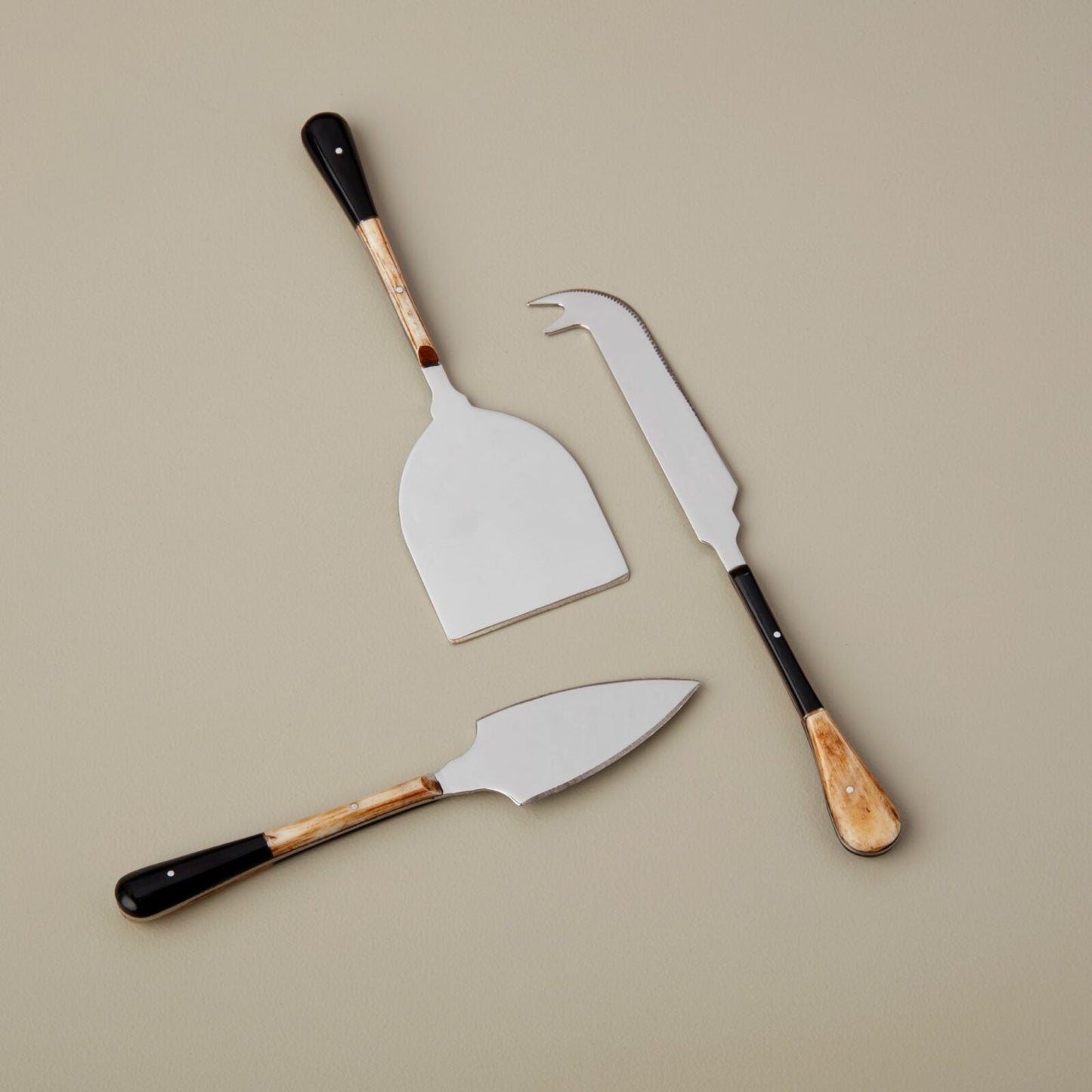 Reid Horn Cheese Serving Set