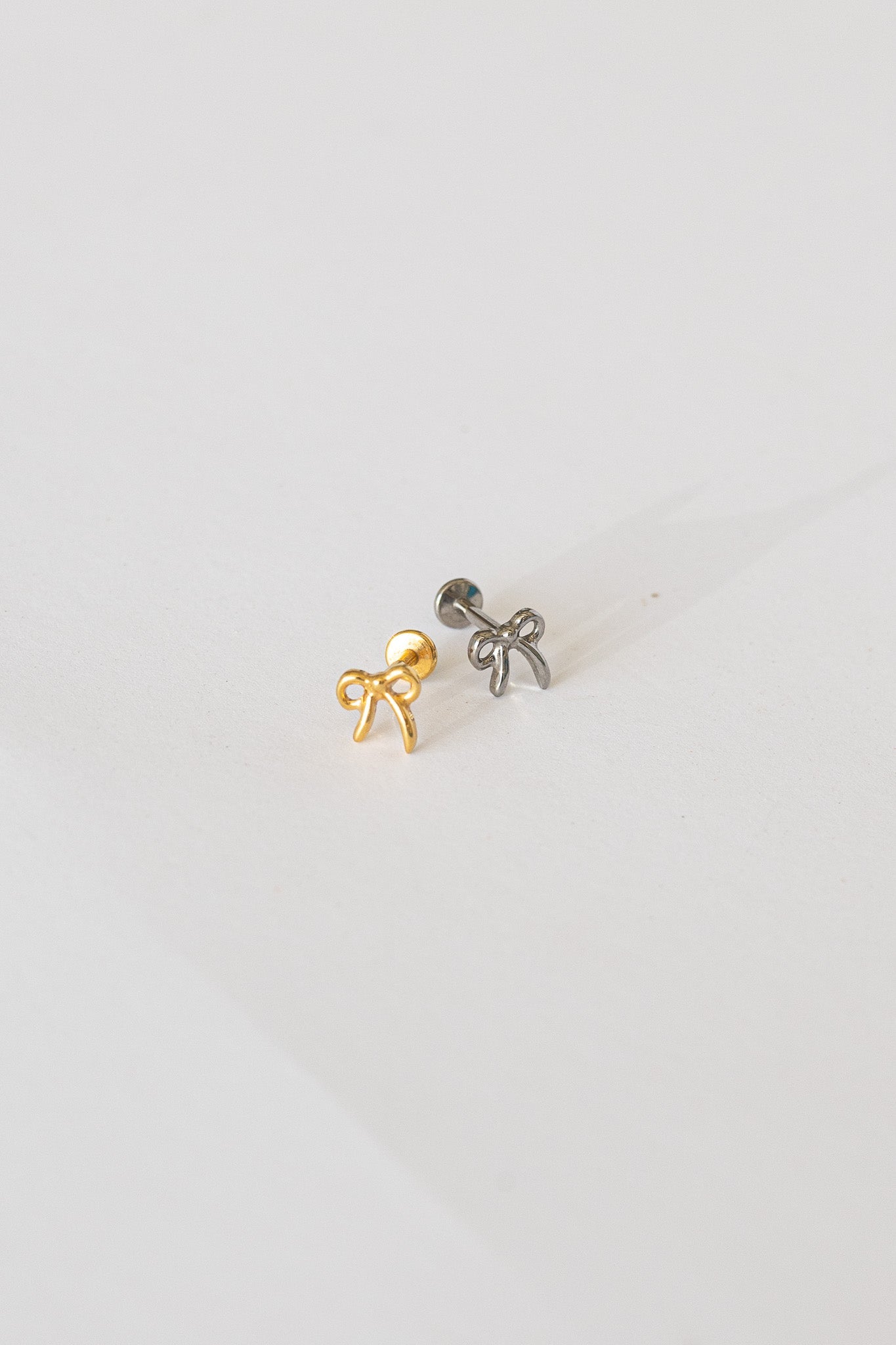 Bow Flat Back Stud - Osadia Concept Store