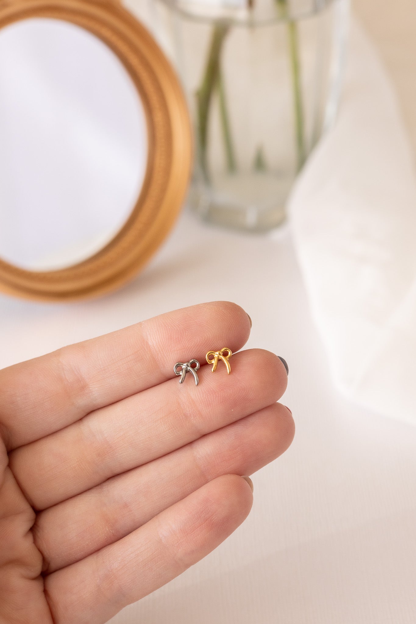 Bow Flat Back Stud - Osadia Concept Store