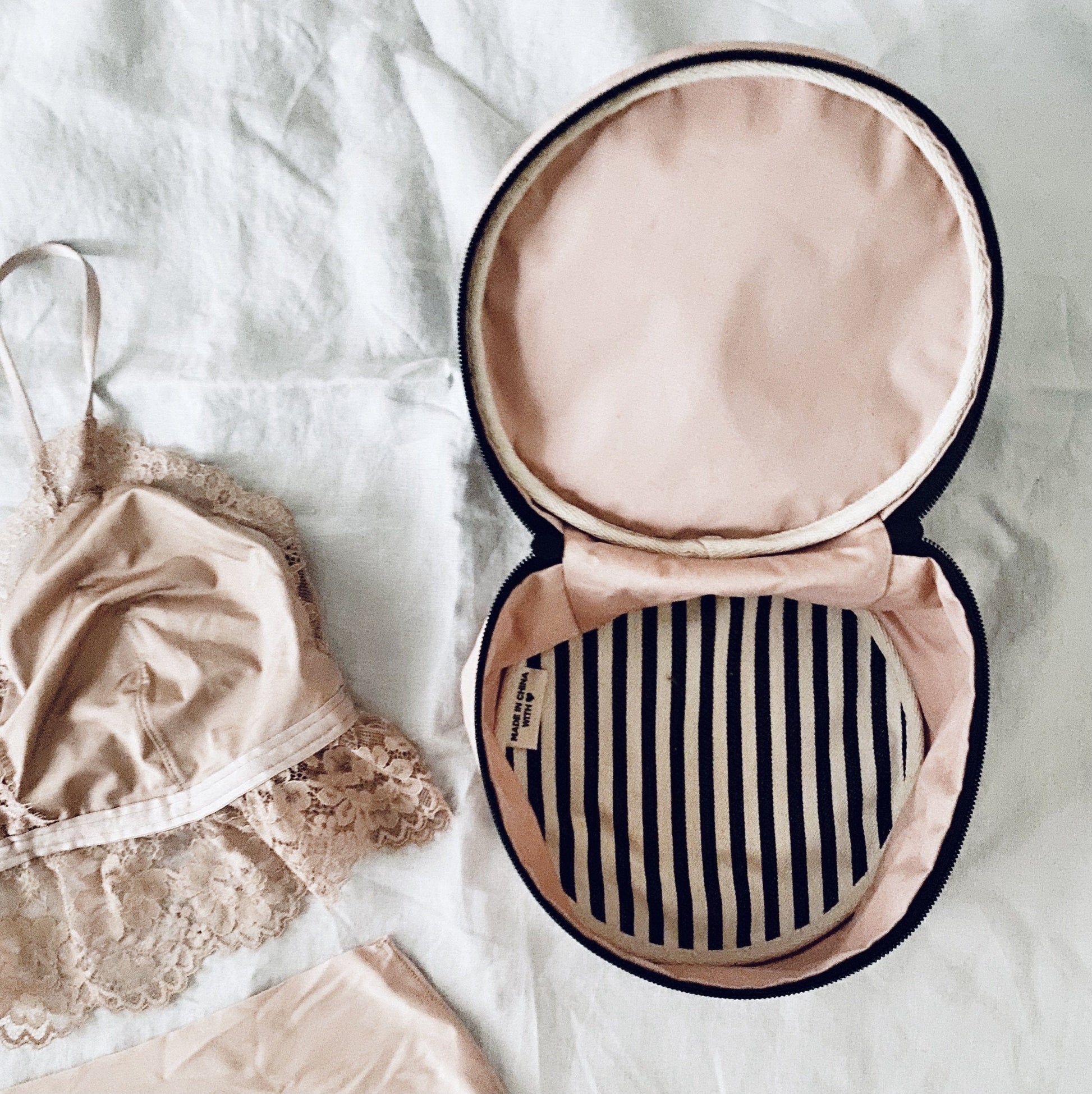 Round Lingerie Case, Pink/Blush - Osadia Concept Store