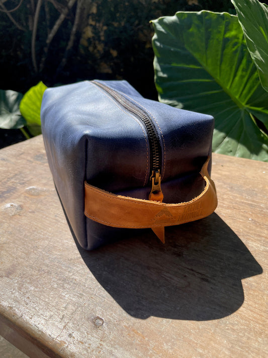 Dopp Kit - Navy Tan