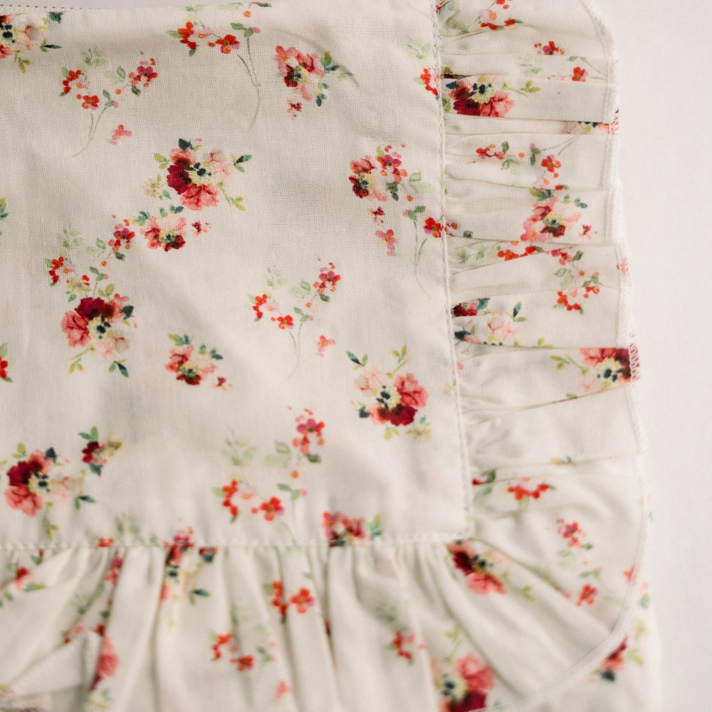 Vintage-Inspired Floral Pouch- Magnolia Springs - Osadia Concept Store