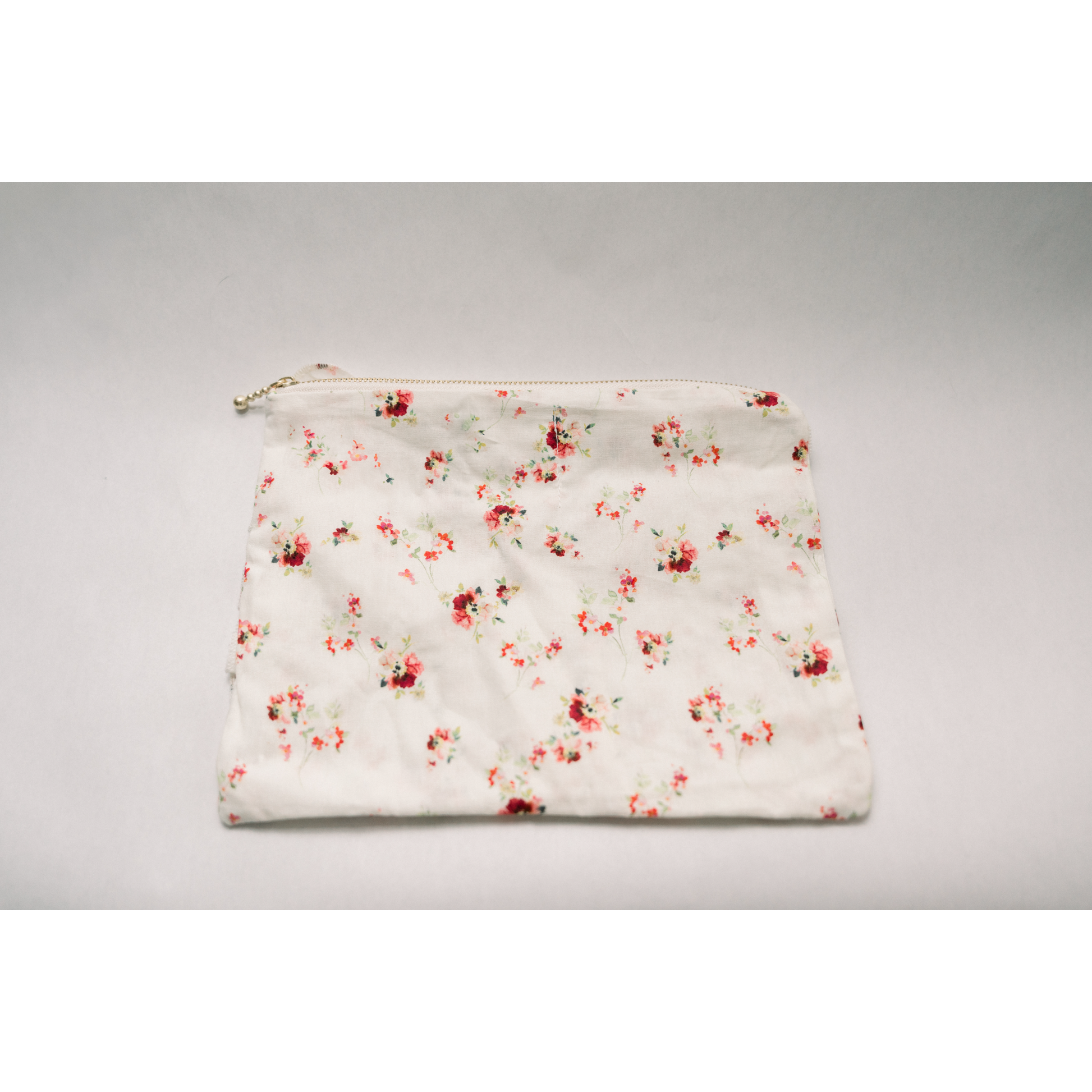 Vintage-Inspired Floral Pouch- Magnolia Springs - Osadia Concept Store