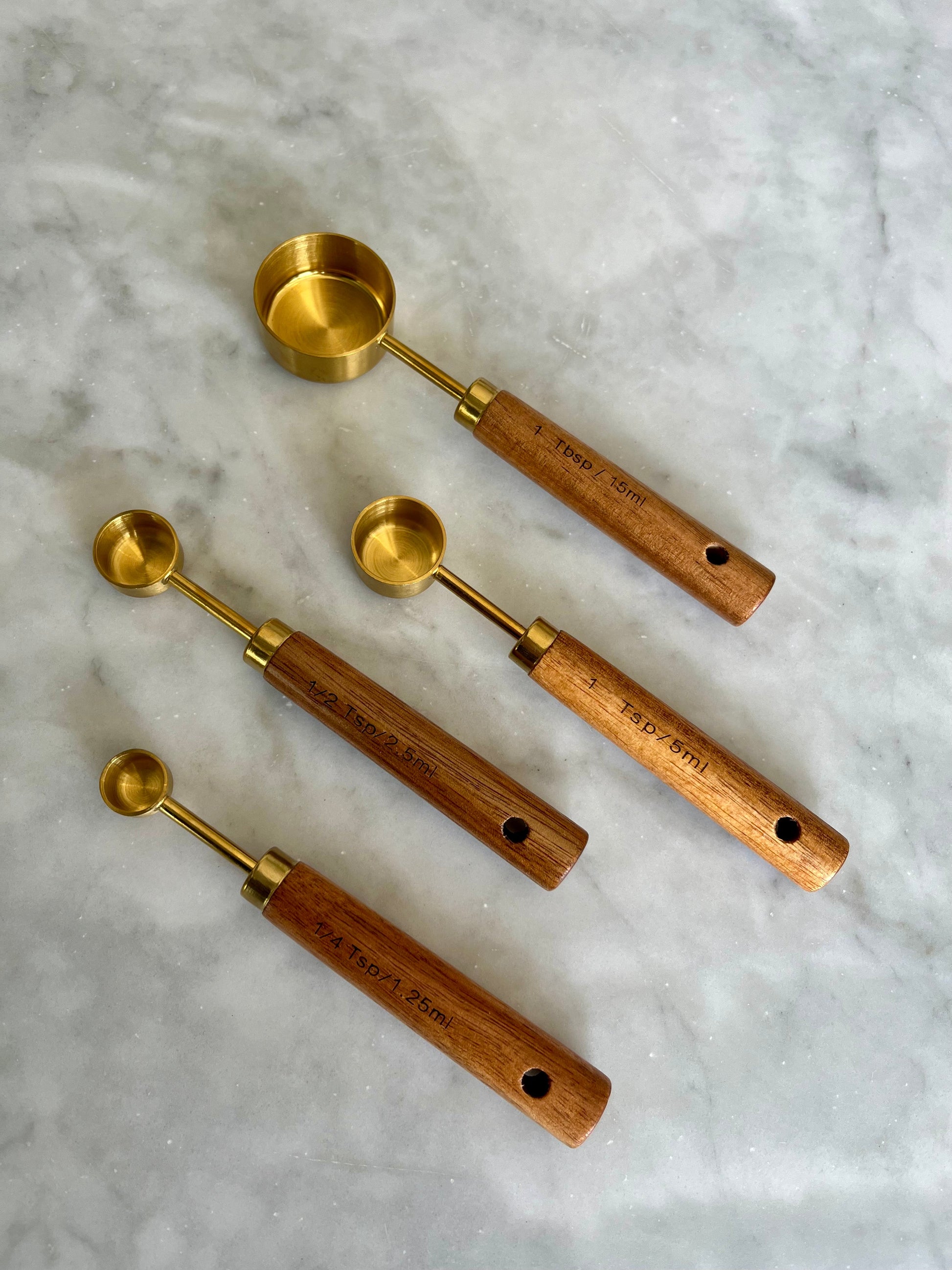 Acacia Wood and Gold Measuring Cups, Set of 8 - Osadia Concept Store