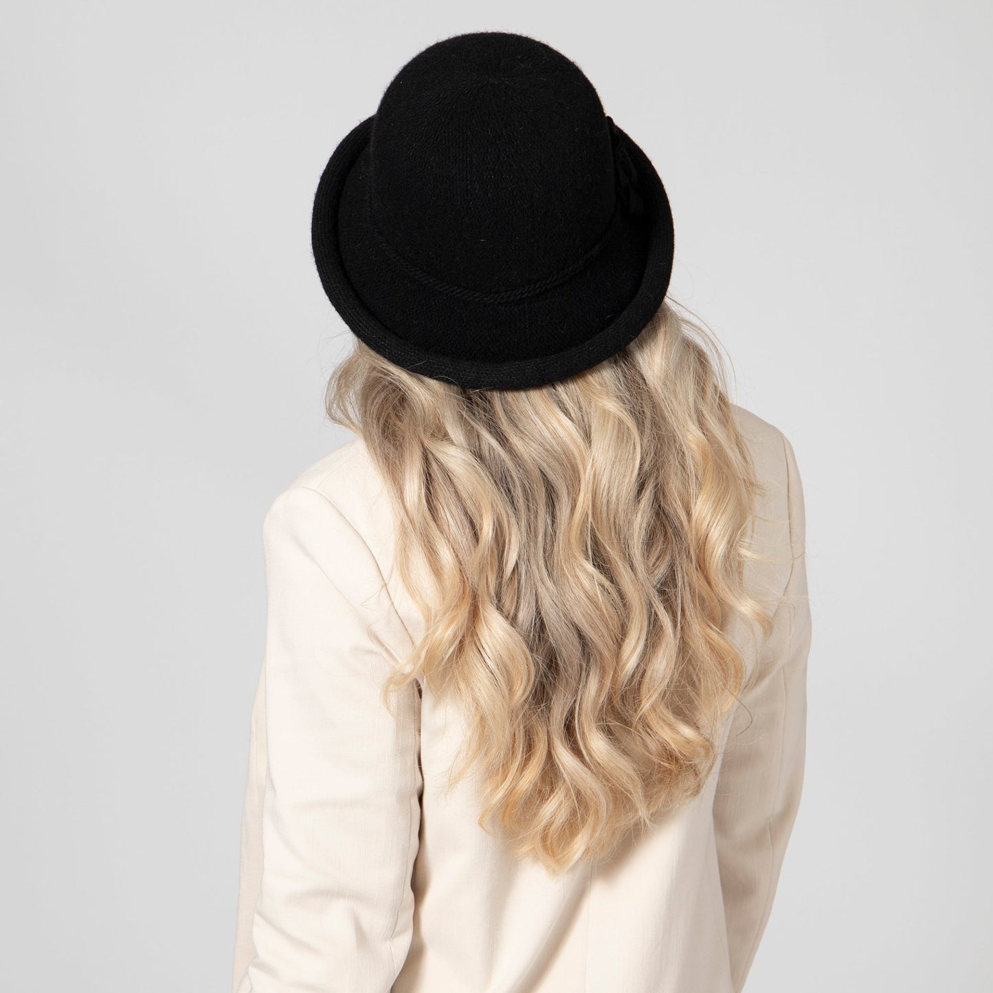 Women's Knit Cloche w/Self Rosette Trim