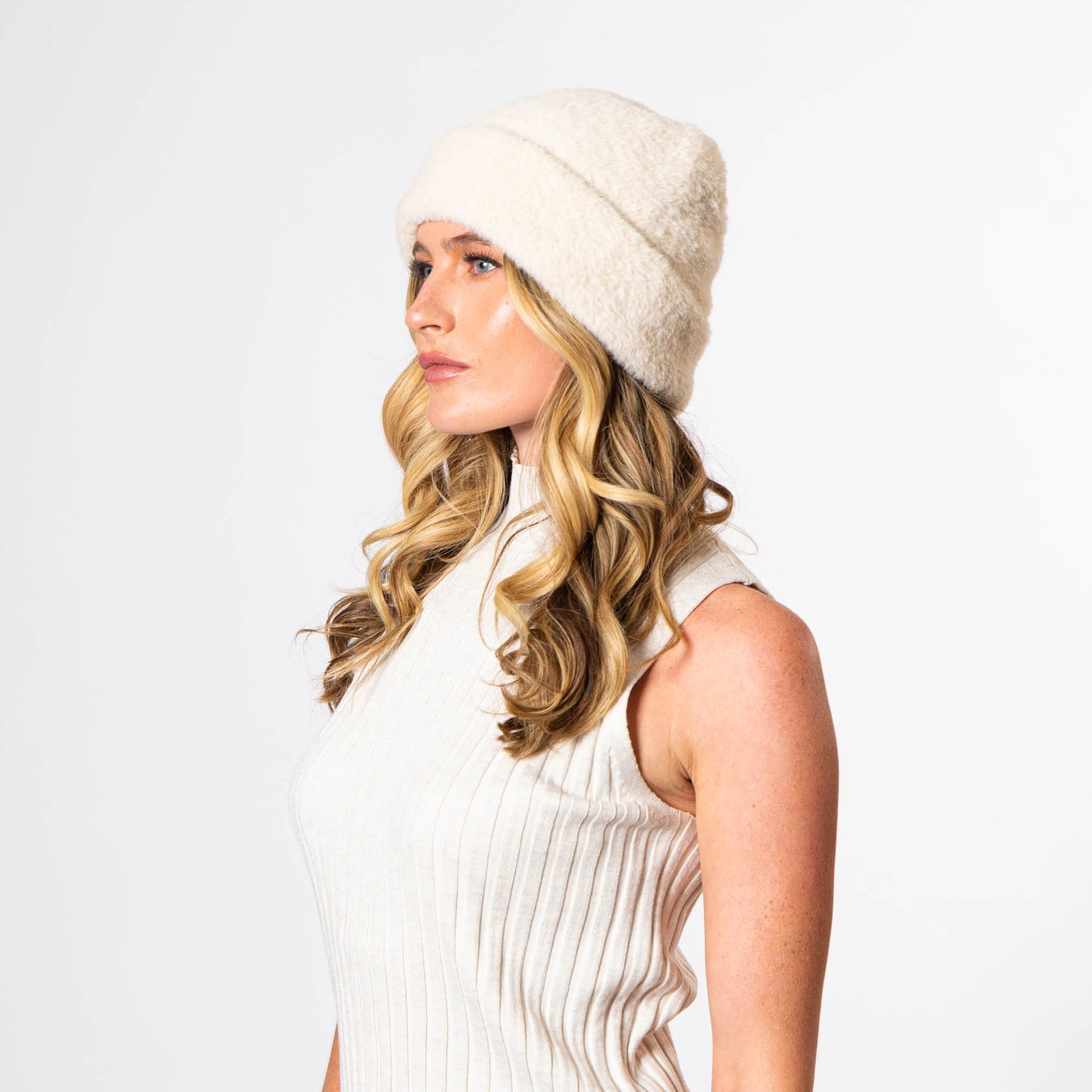 Amico - Plush Cuffed Beanie