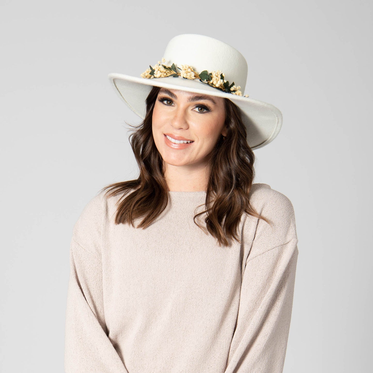 Bliss - Women's Felt Boater W/Dried Babies Breath