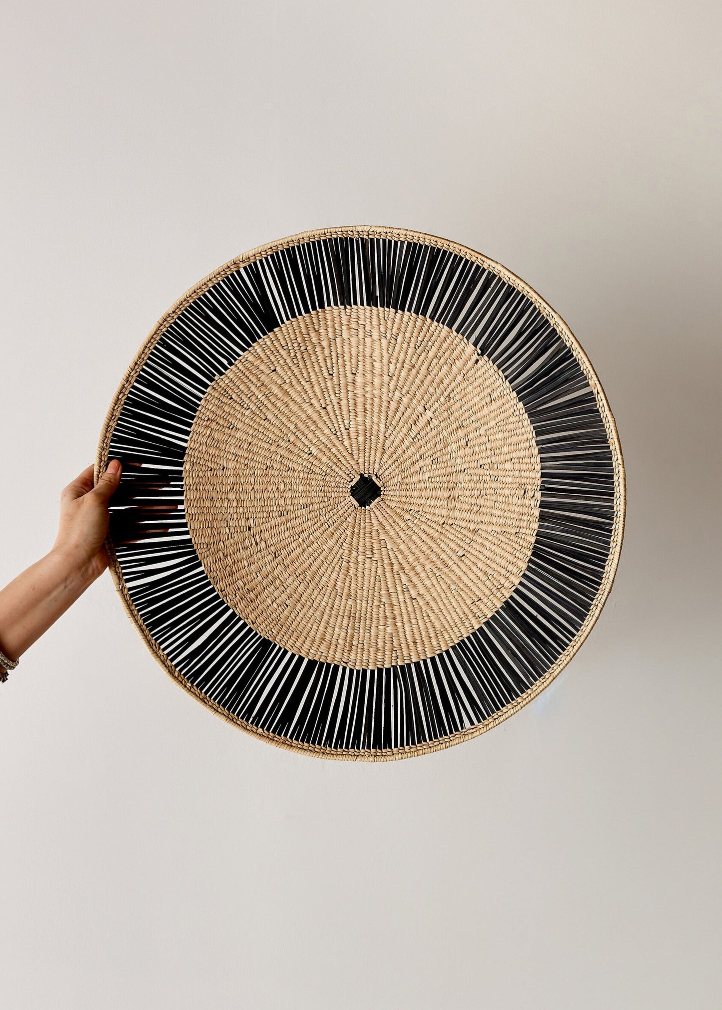 Lily Pad Black Ray Wall Basket - Osadia Concept Store
