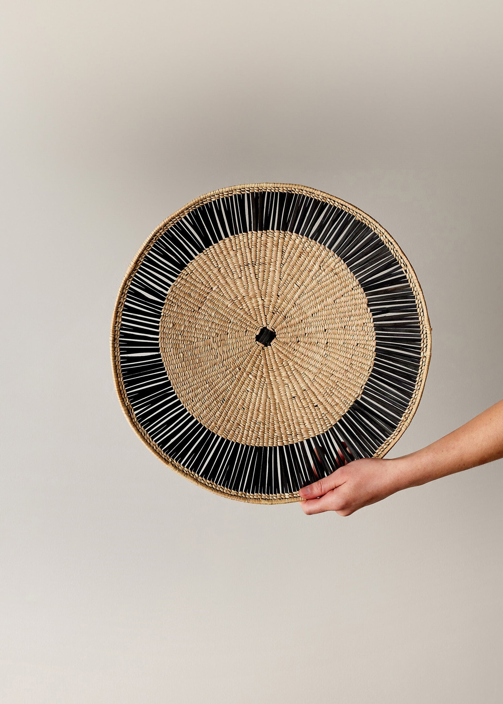 Lily Pad Black Ray Wall Basket - Osadia Concept Store