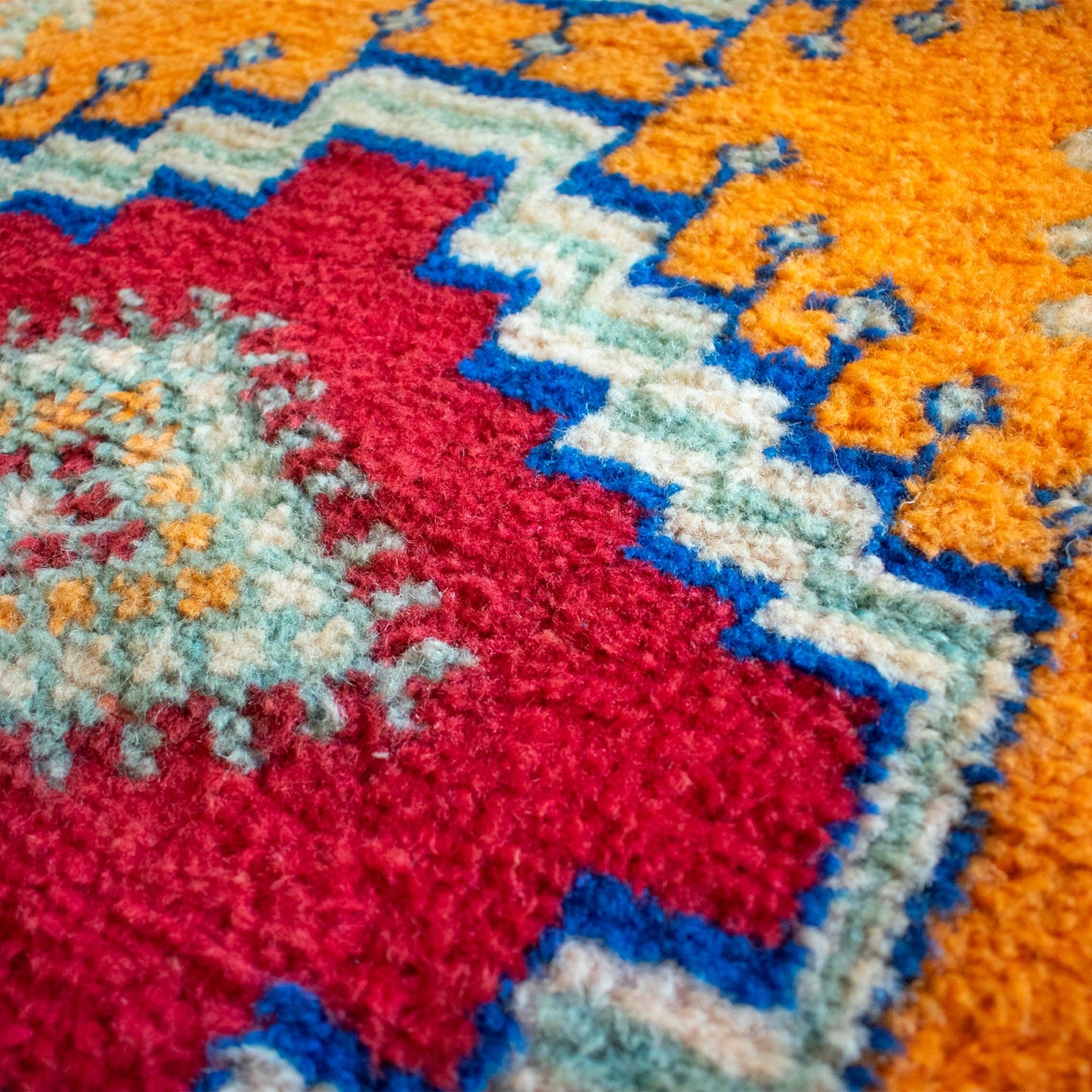 Vintage Moroccan Rug | 2'8" x 4'5"