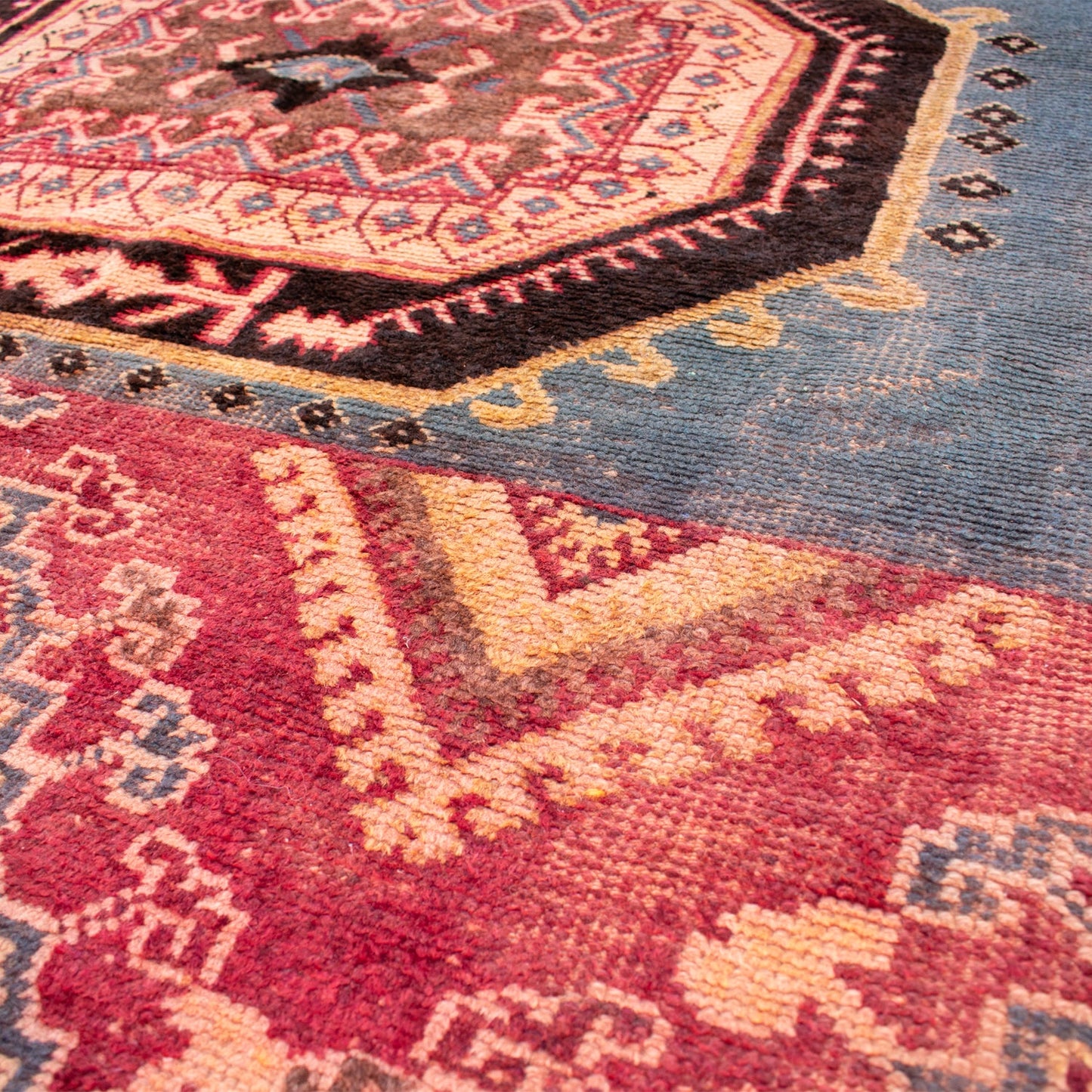 Royale Vintage Moroccan Taznakht Rug | 5'6" x 8'11"