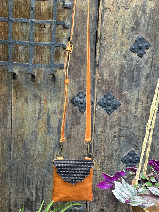 Scallop Bag - Tan and Beetlejuice