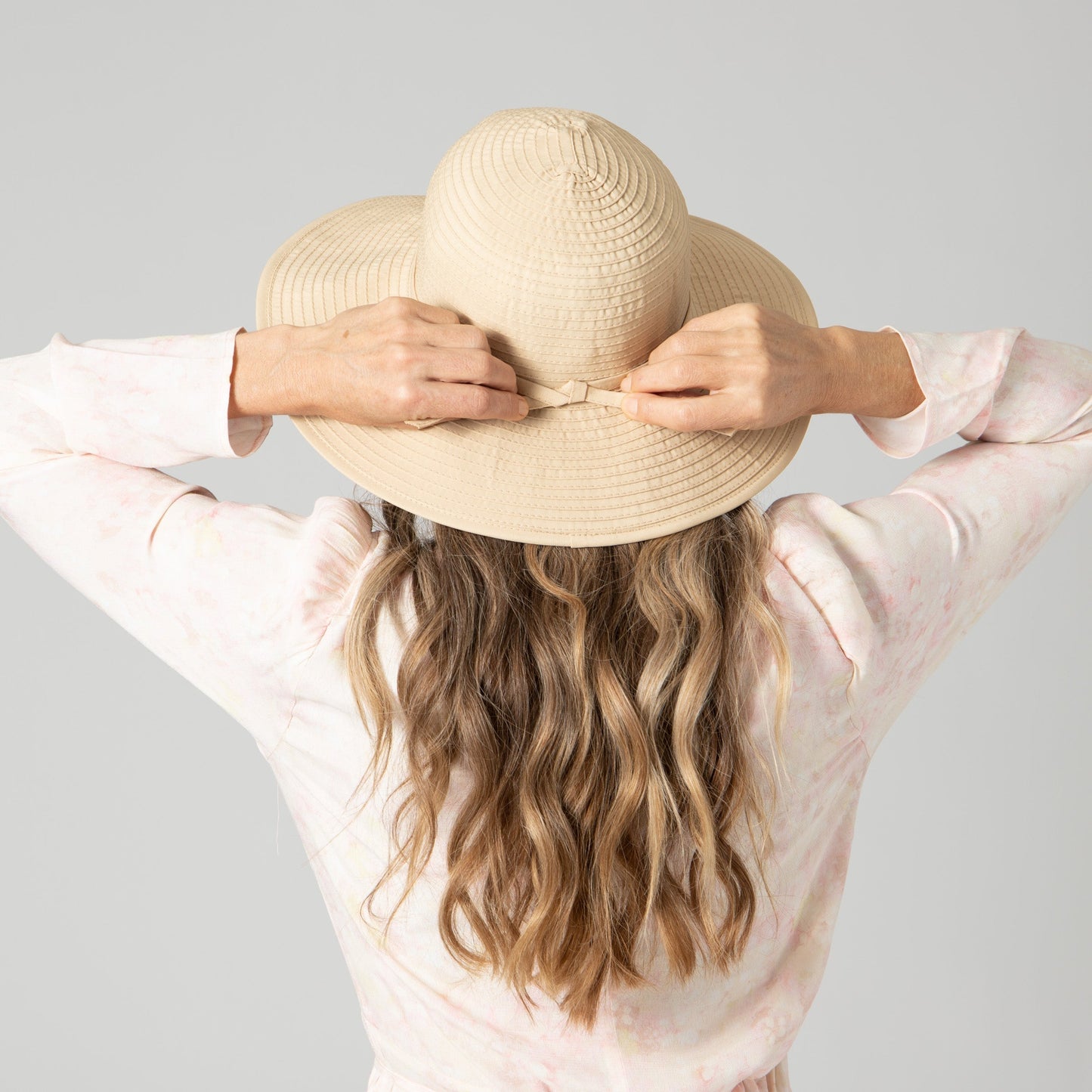 Women's Ribbon Medium Brim Floppy