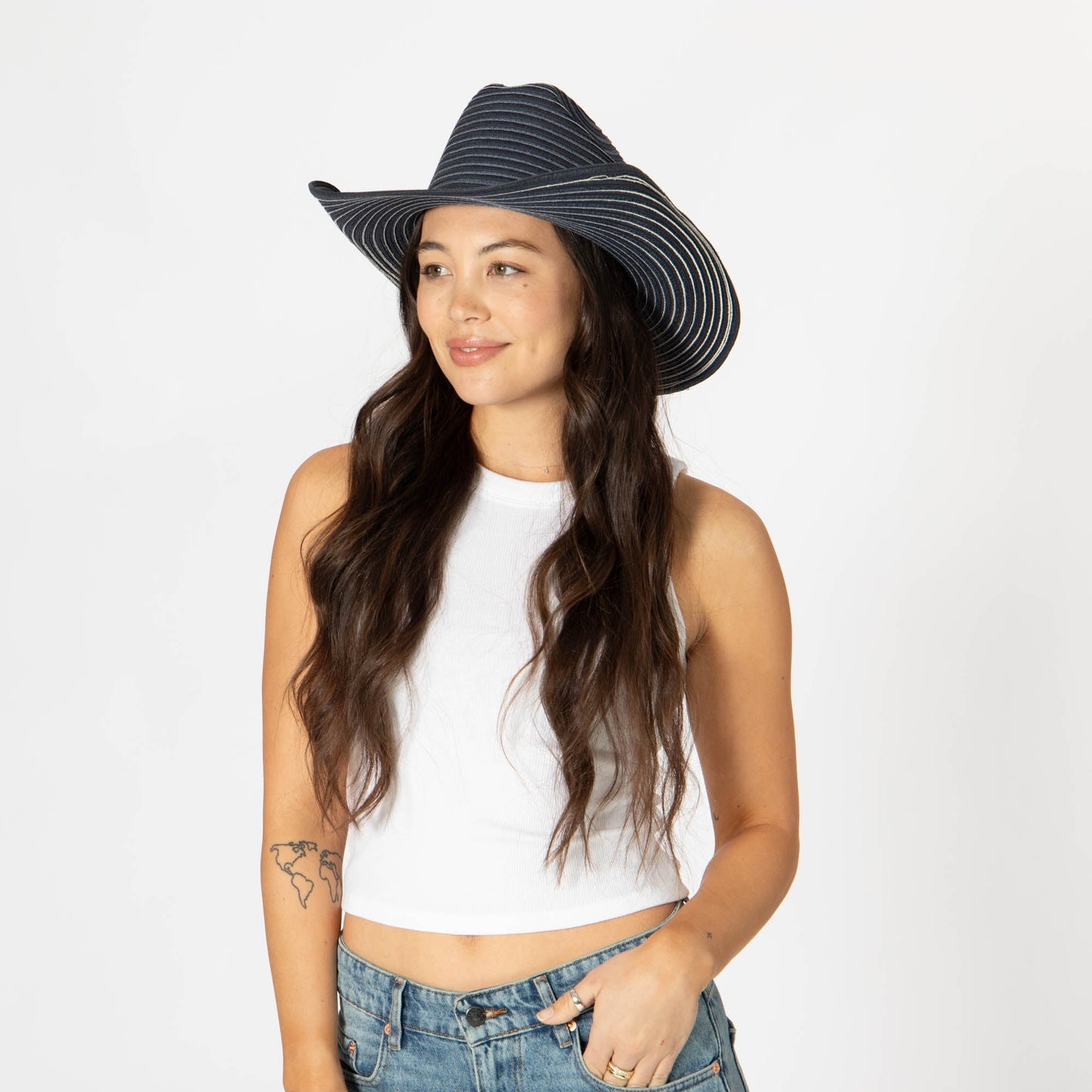 Luz - Cattleman's Crease Cowboy with Rolled Wire Brim