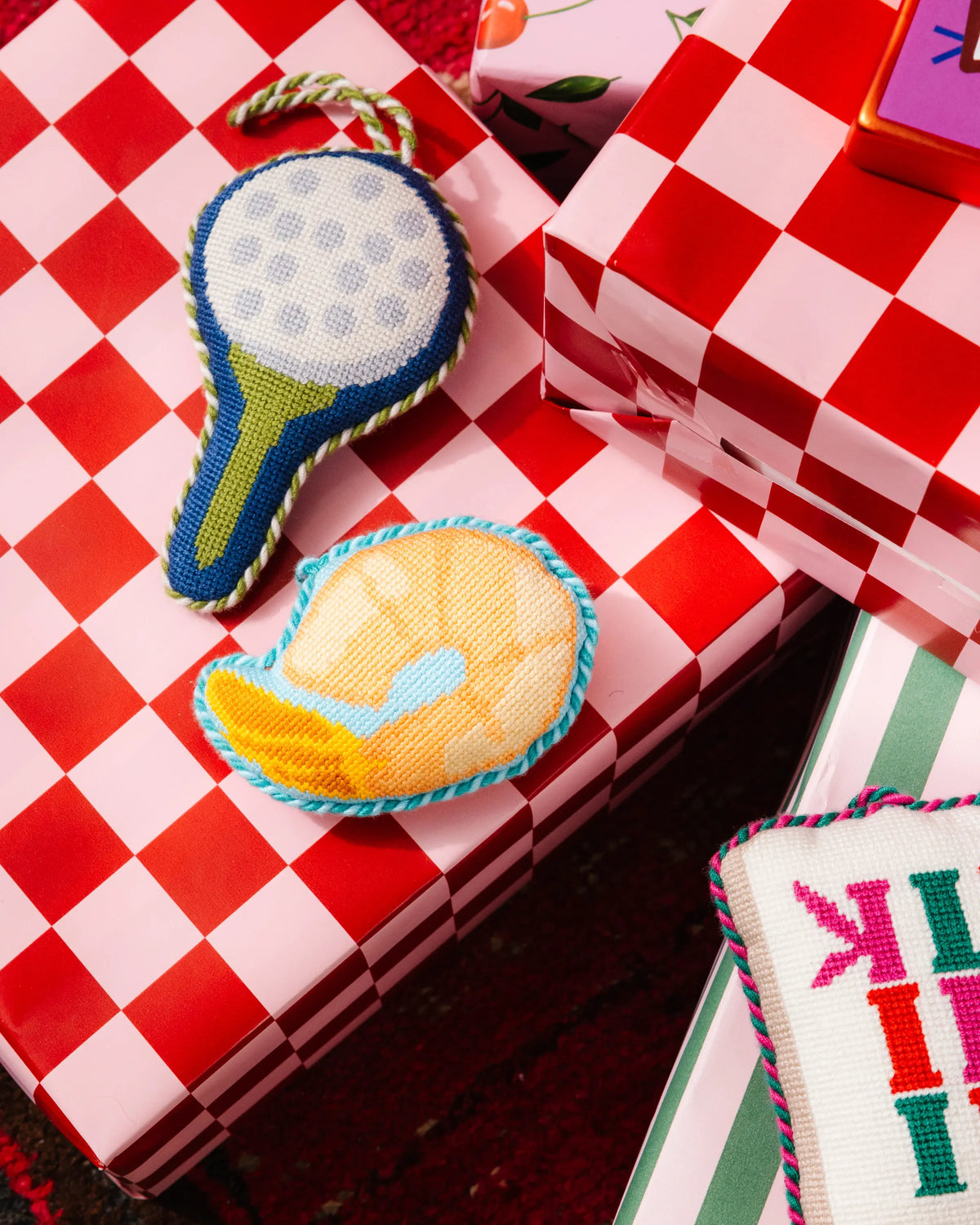 Needlepoint Icon Ornament - Golf Ball & Tee